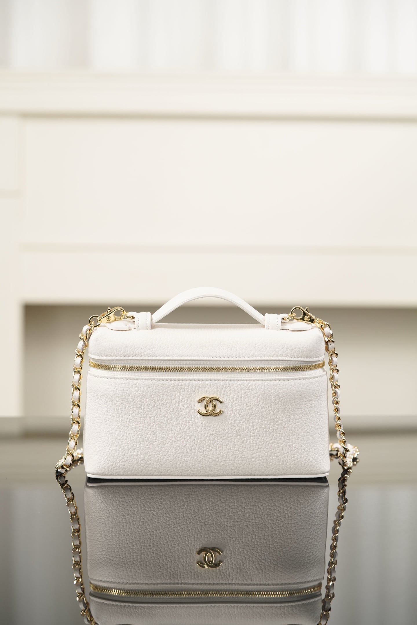 Vanity Case - красный - 19см - 89C679 Chanel 26A Vanity Case