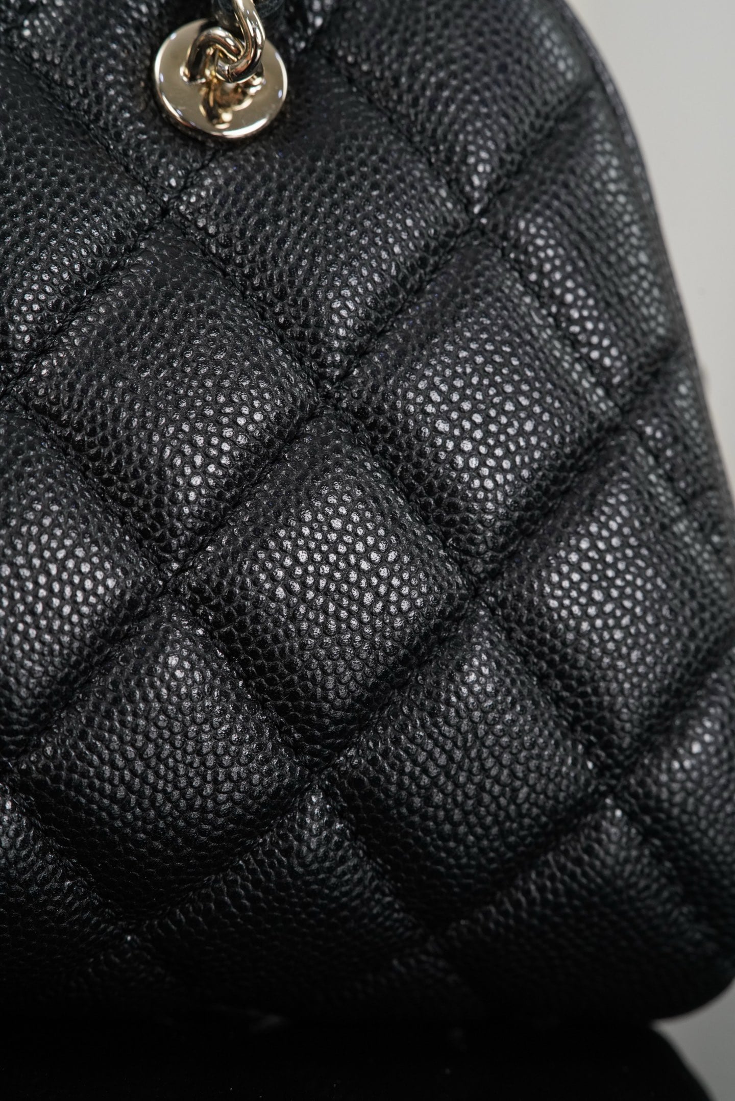Bag - черный, золотистая фурнитура - 11.7x19.5x5.5см Chanel 26P Bag