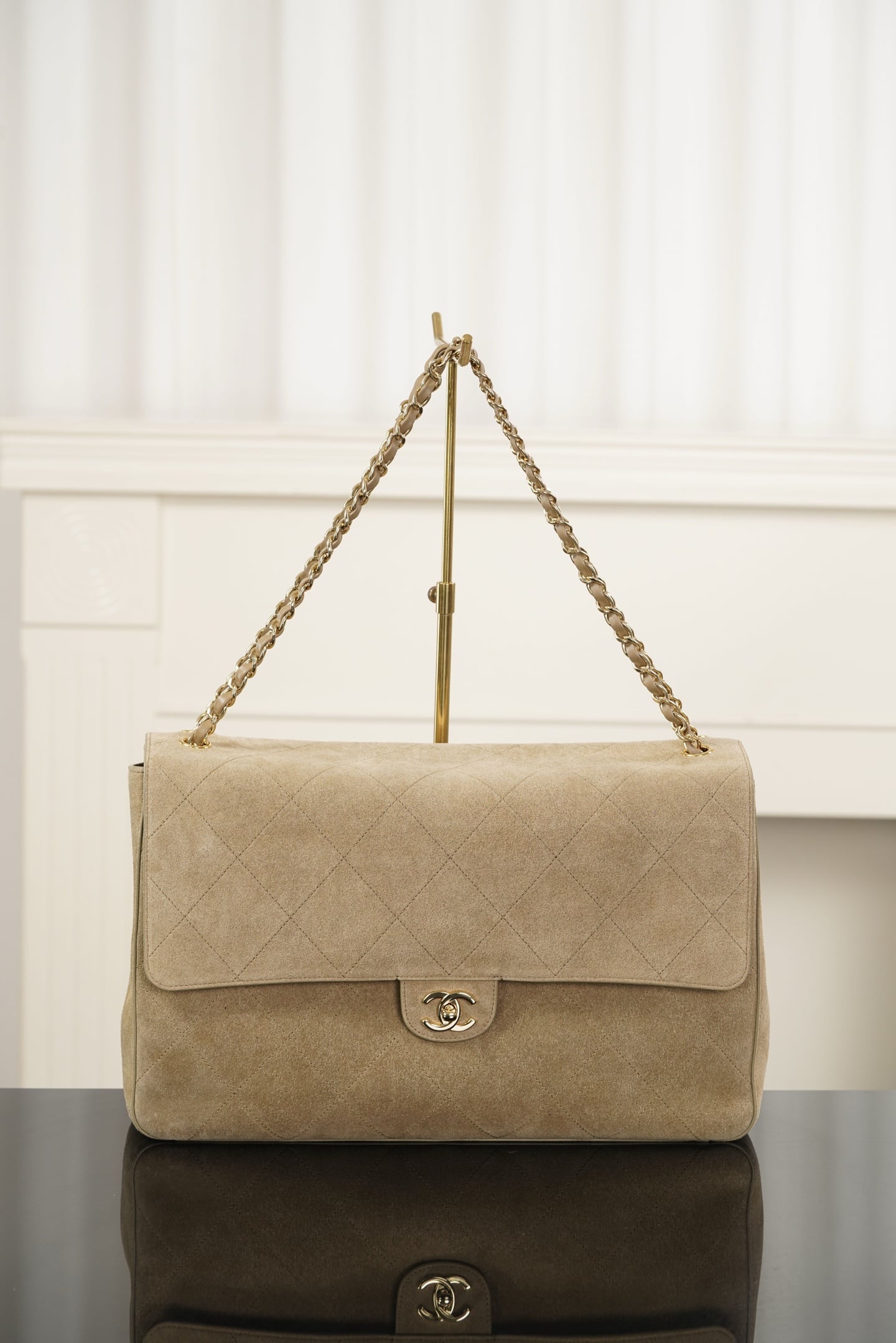 Classic Flap - бежевый - 26x38.5x11см Chanel 26A Classic Flap