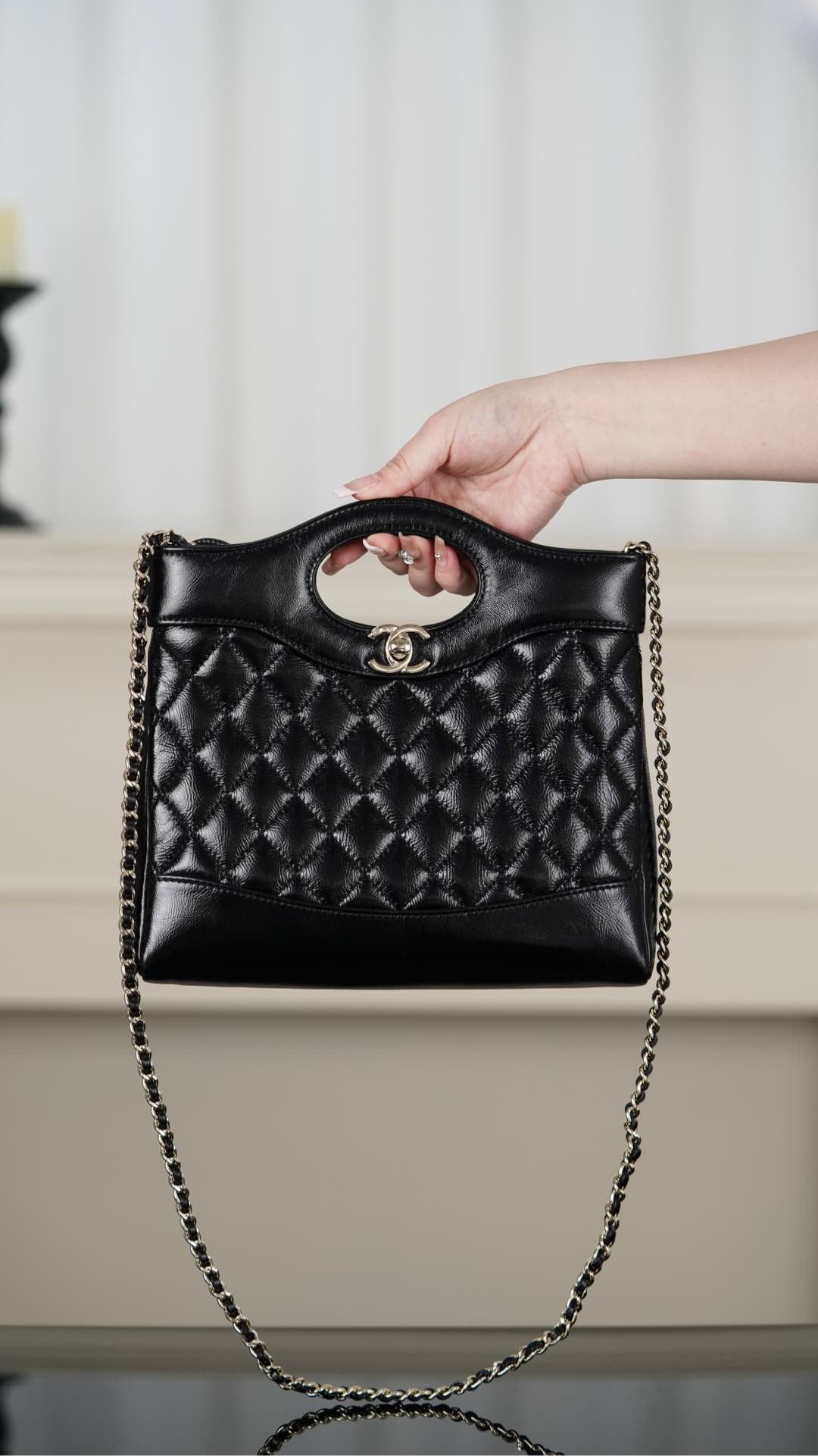 31 Bag - черный, золотистая фурнитура - 22x23x5.5см Chanel 25P 31 Bag