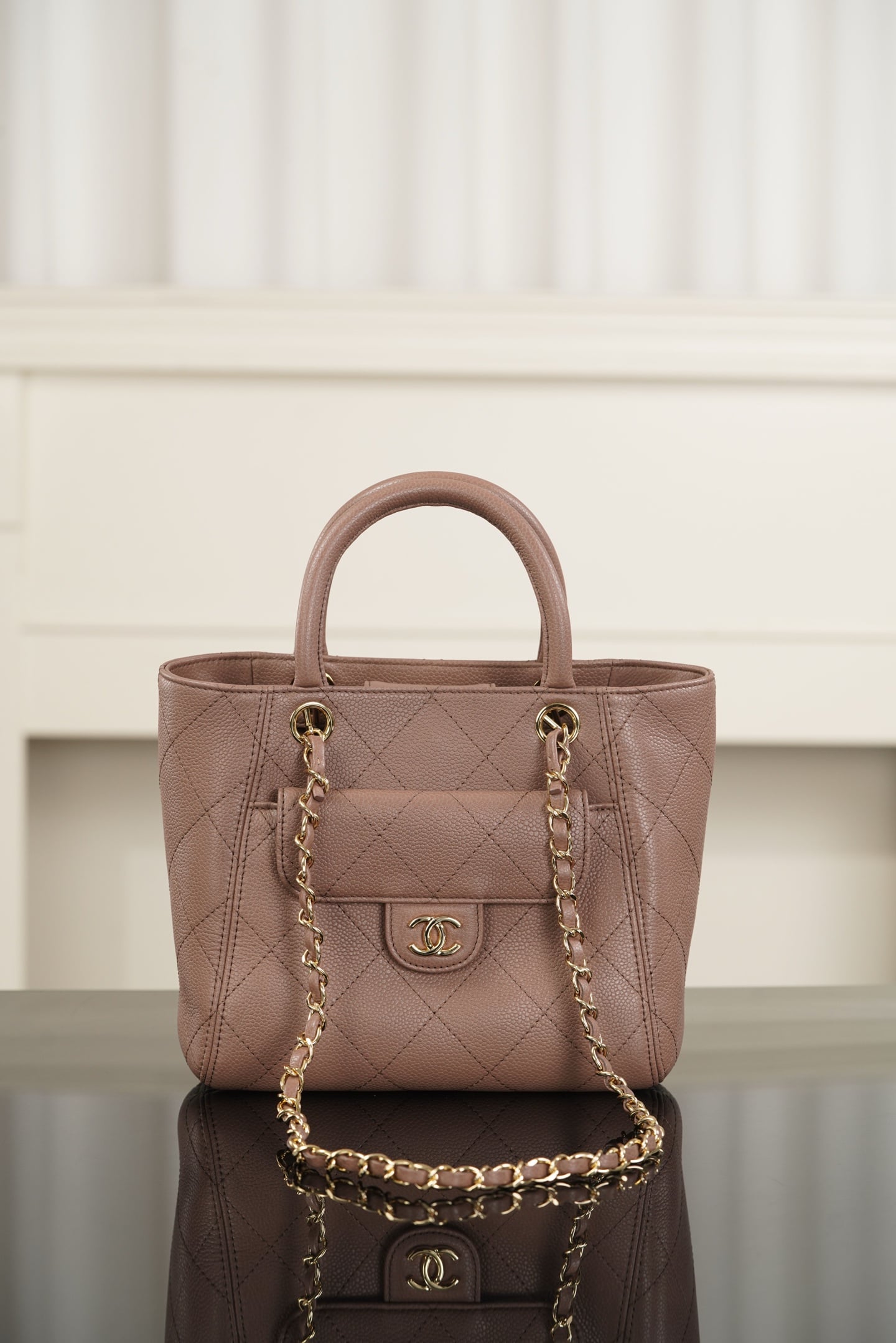 Tote - коричневый - 19x25x12см - D5BF3C Chanel 26P Tote