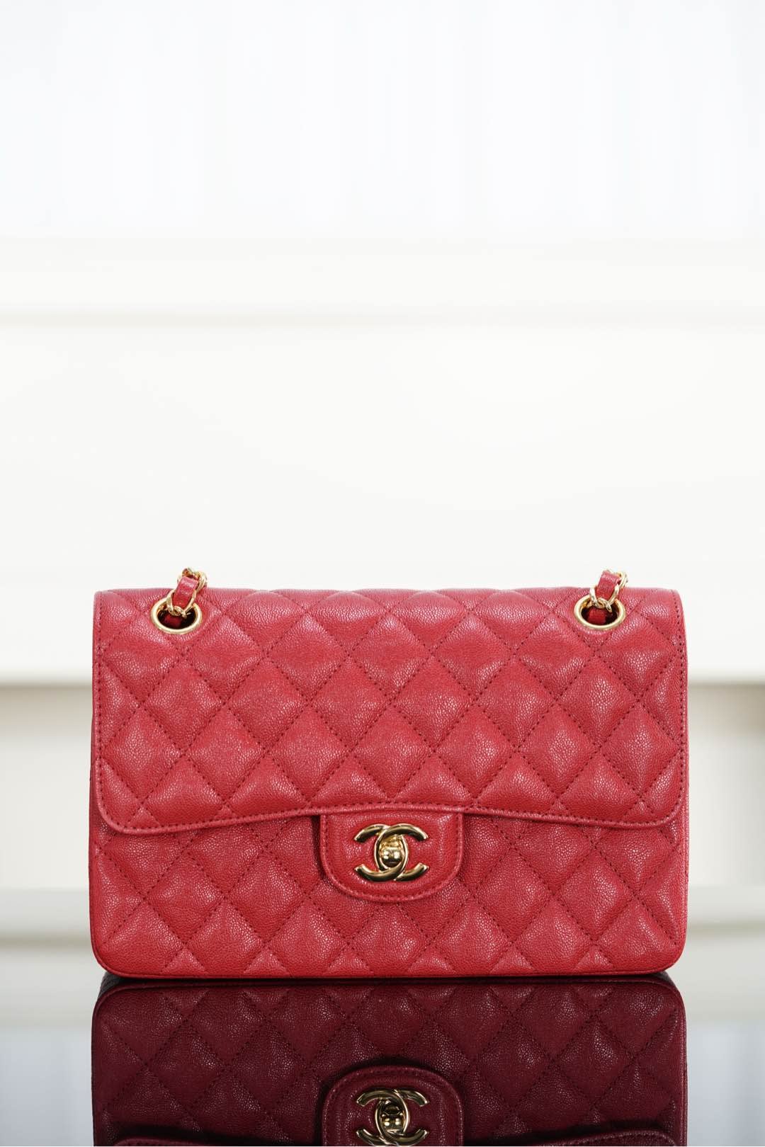 Classic Flap - 14.5x23x6см Chanel 24K Classic Flap