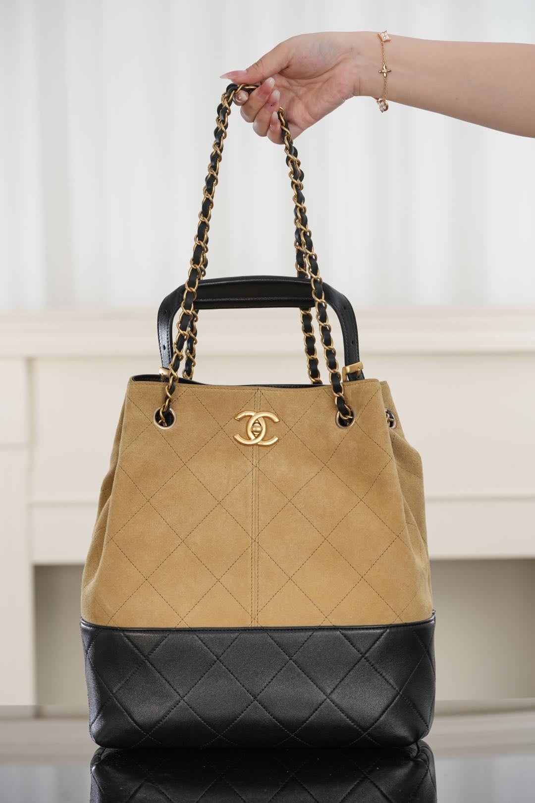 Bucket Bag - бежевый - 33x29x11см Chanel 25A Bucket Bag