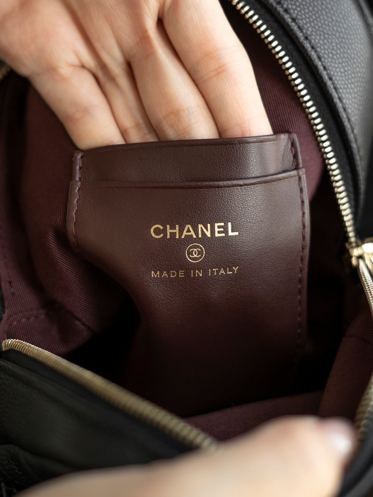 Backpack - черный, золотистая фурнитура - 13x7x18см Chanel 24C Backpack
