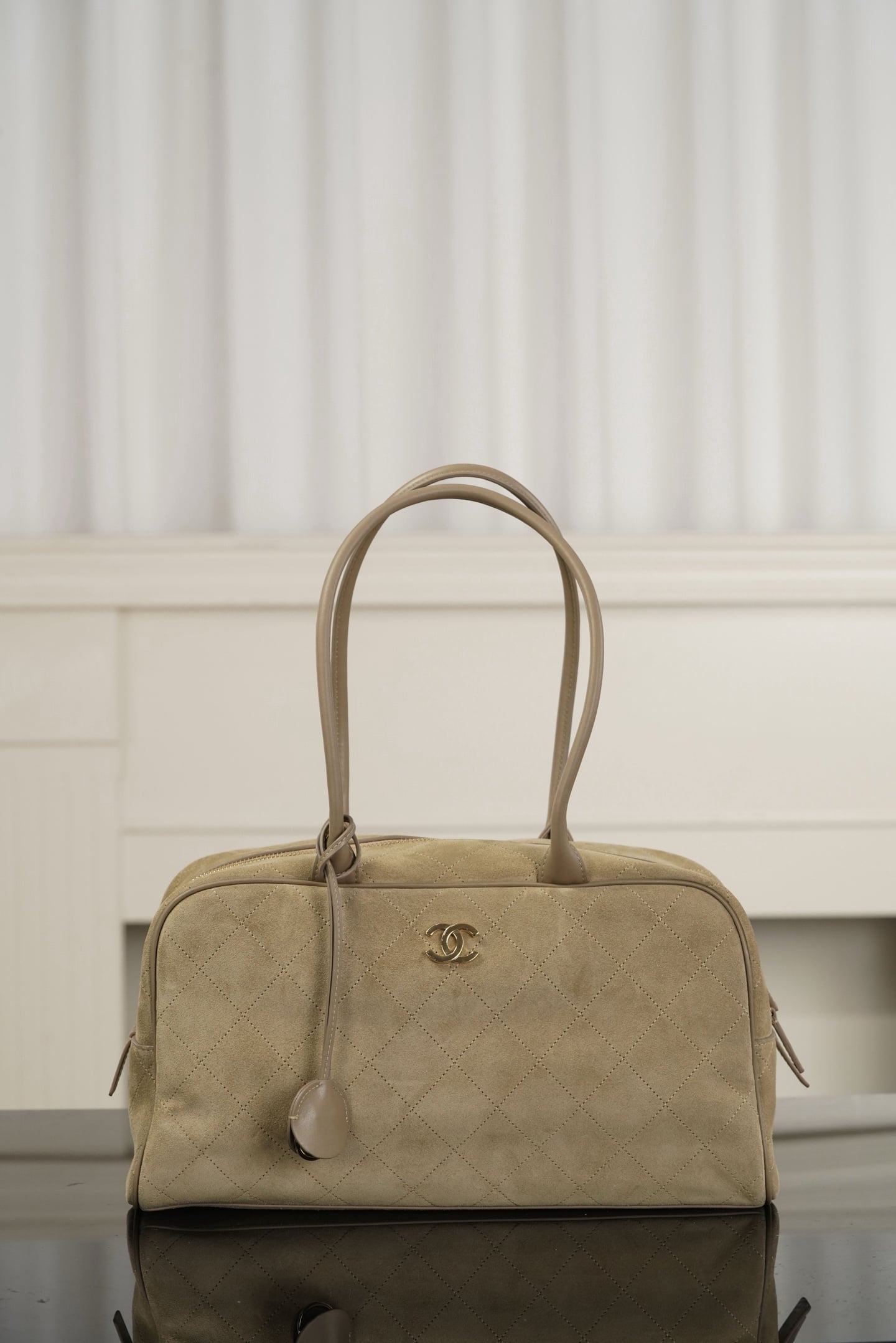 Bowling Bag - бежевый - 19x35.5x12.5см - 830CFF Chanel 26S Bowling Bag