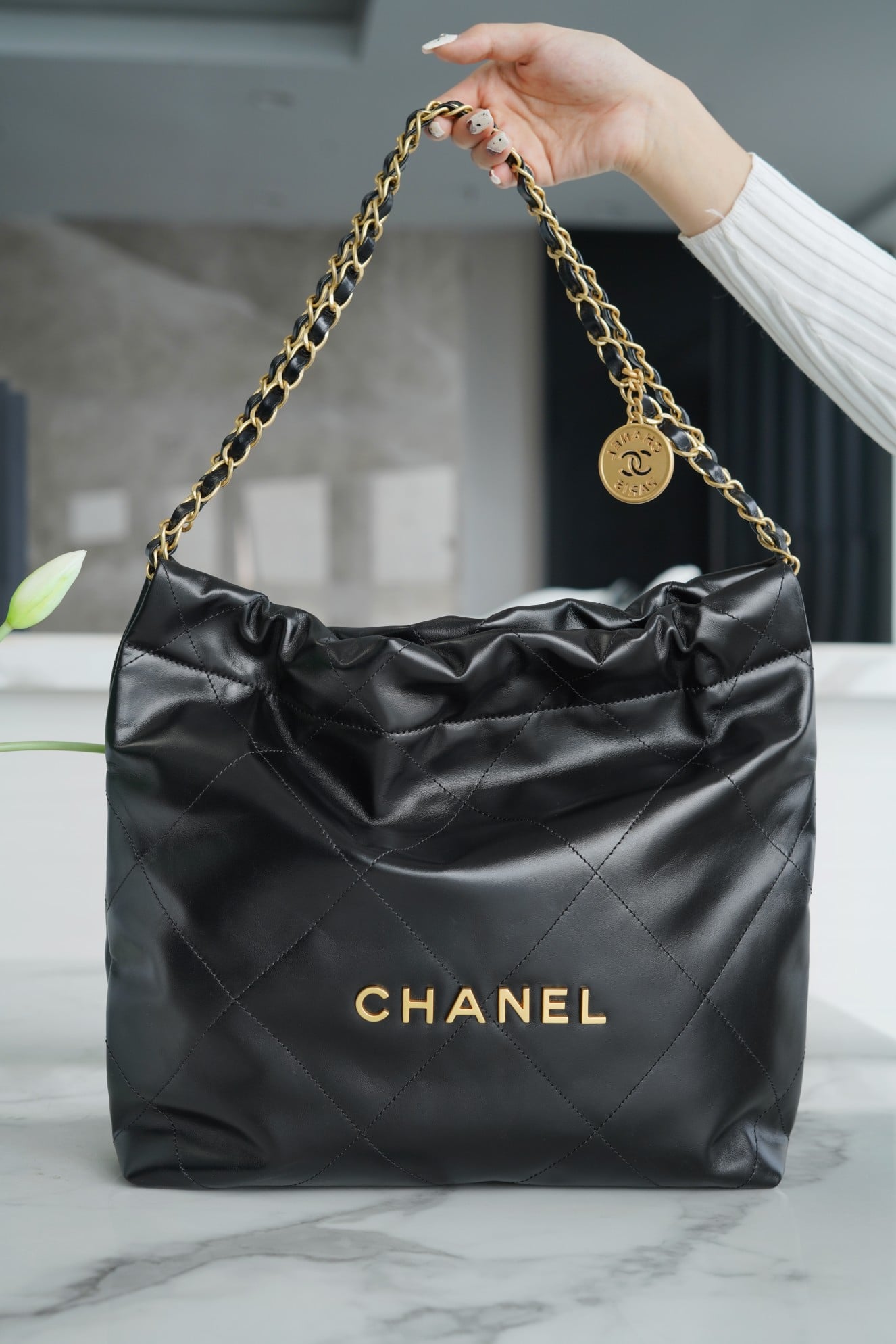 22 Bag - черный, золотистая фурнитура - 35x37x7см - 05BCDE Chanel 22P 22 Bag