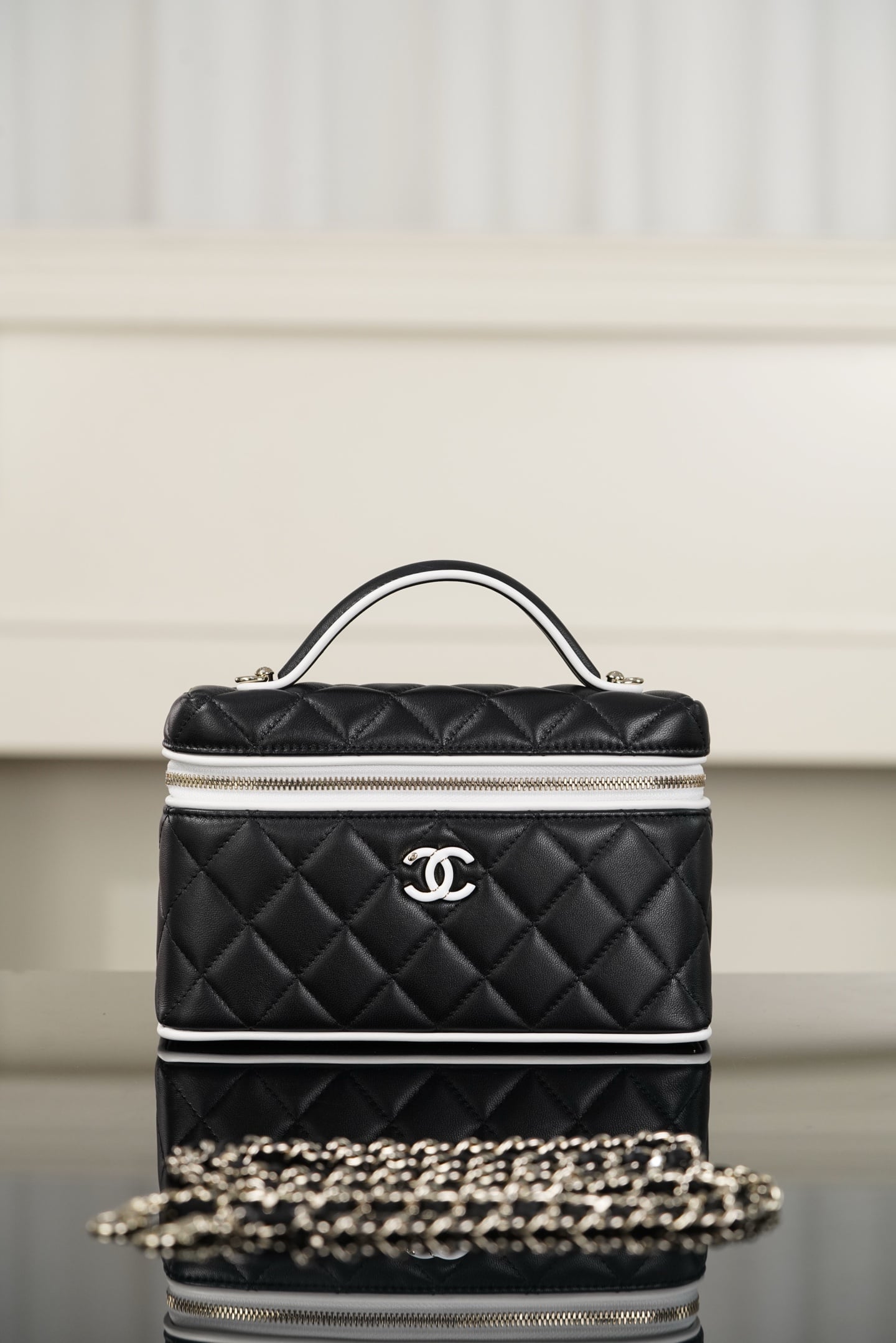 Vanity Case - черный - 17x19.5x5см - 7B9B3D Chanel 26S Vanity Case