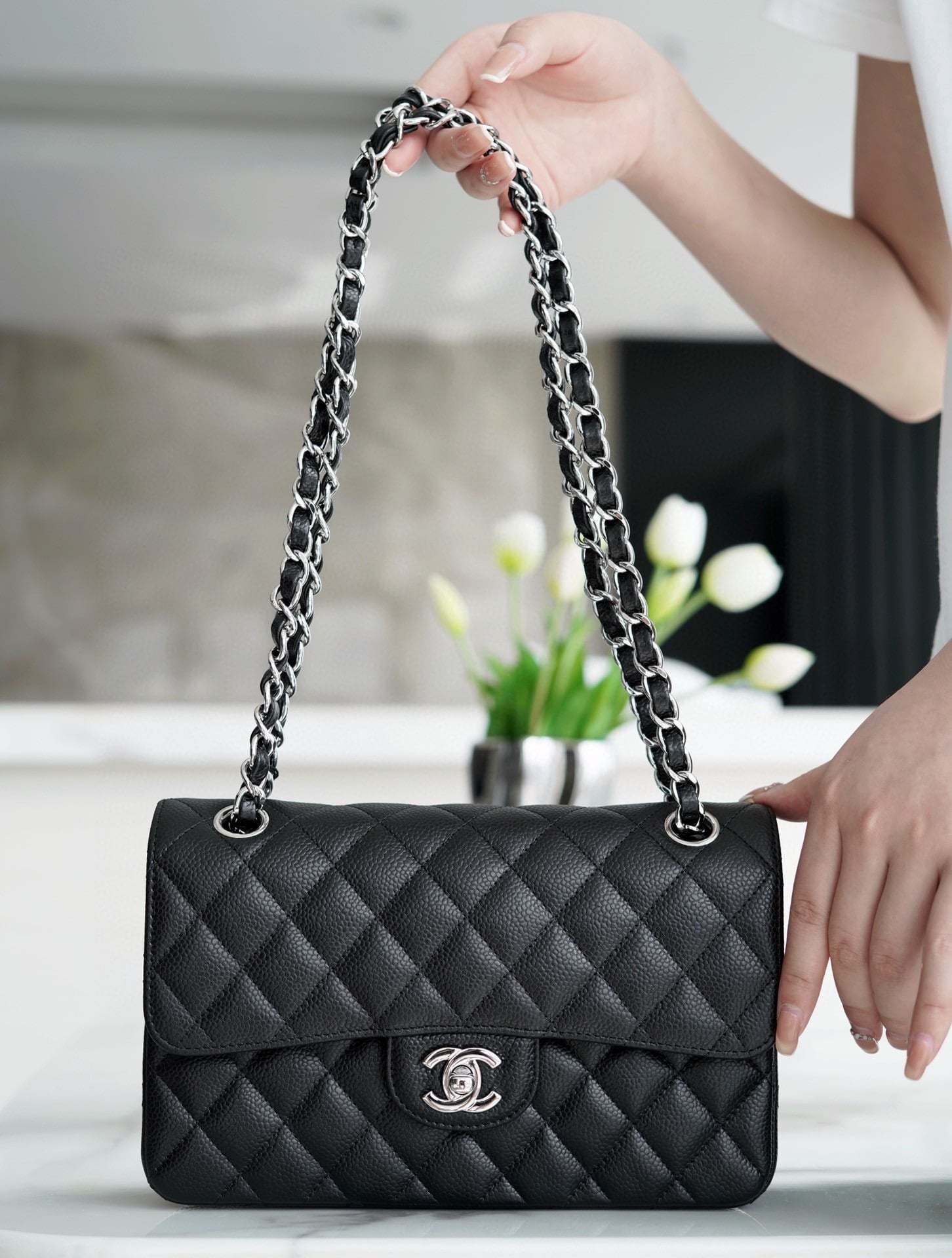 Classic Flap - черный, серебристая фурнитура - 23см Chanel Classic Flap