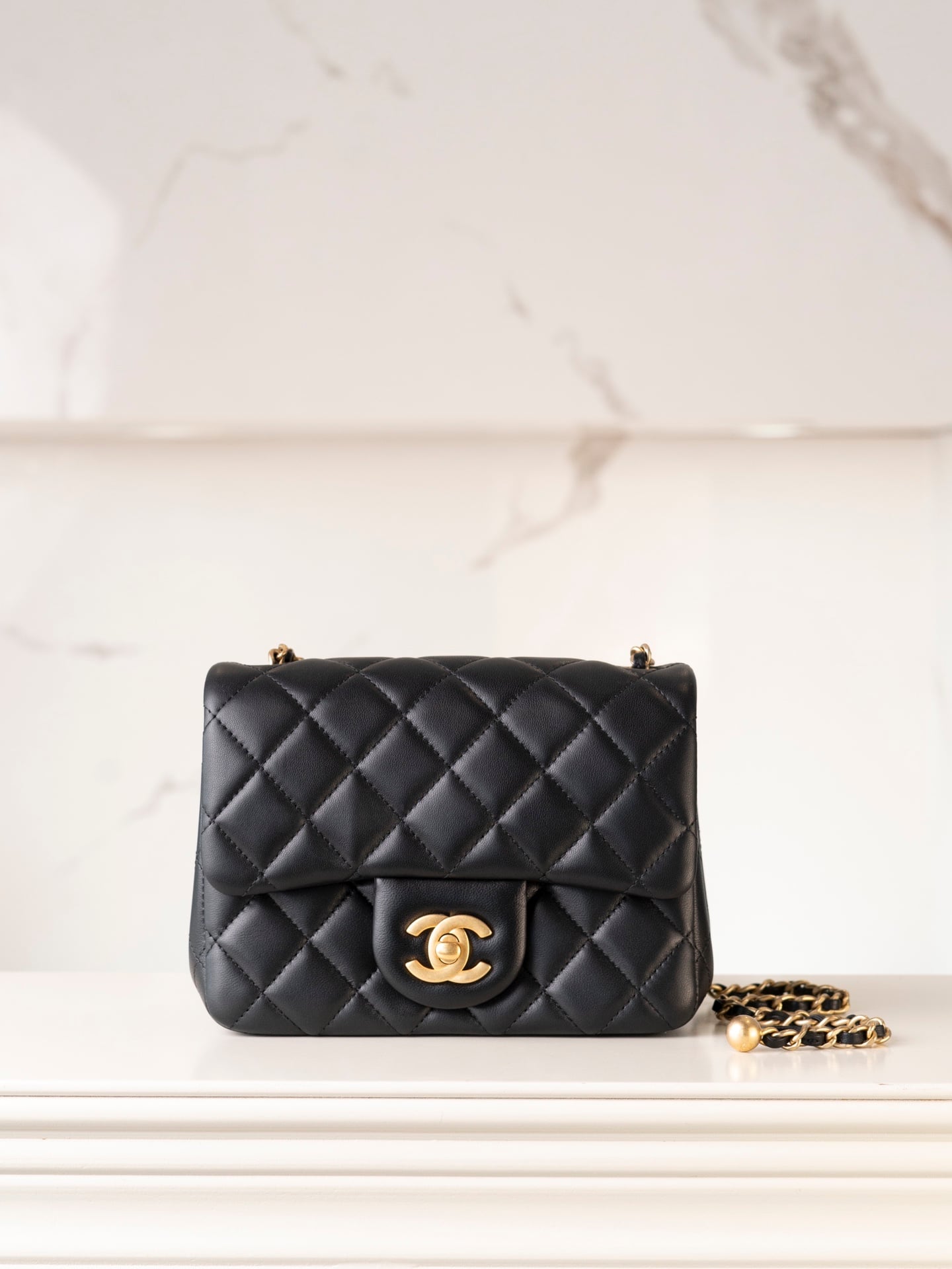 Classic Flap - черный, золотистая фурнитура - 13x18x7см - 7E0C22 Chanel 24K Classic Flap
