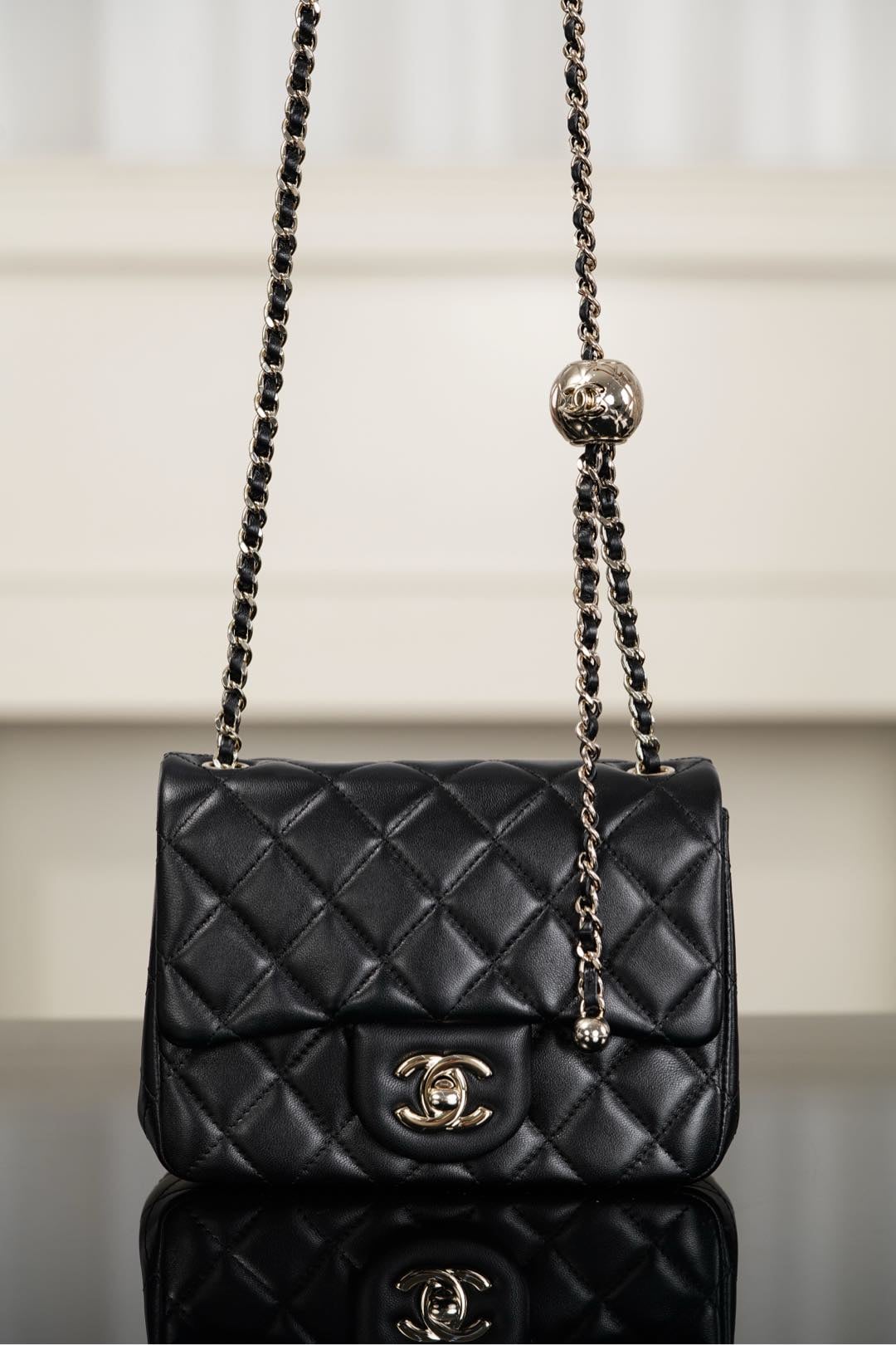 Classic Flap - черный, золотистая фурнитура - 13x18x7см - A60D4F Chanel 25K Classic Flap