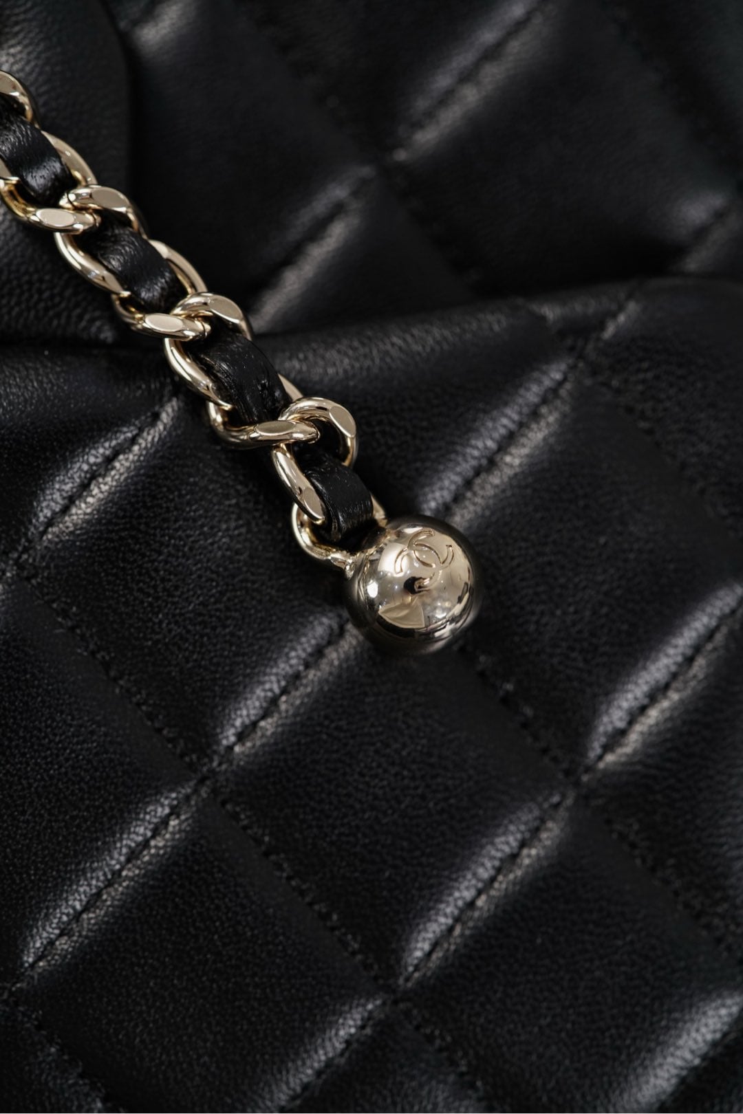 Classic Flap - черный, золотистая фурнитура - 13x18x7см - A60D4F Chanel 25K Classic Flap