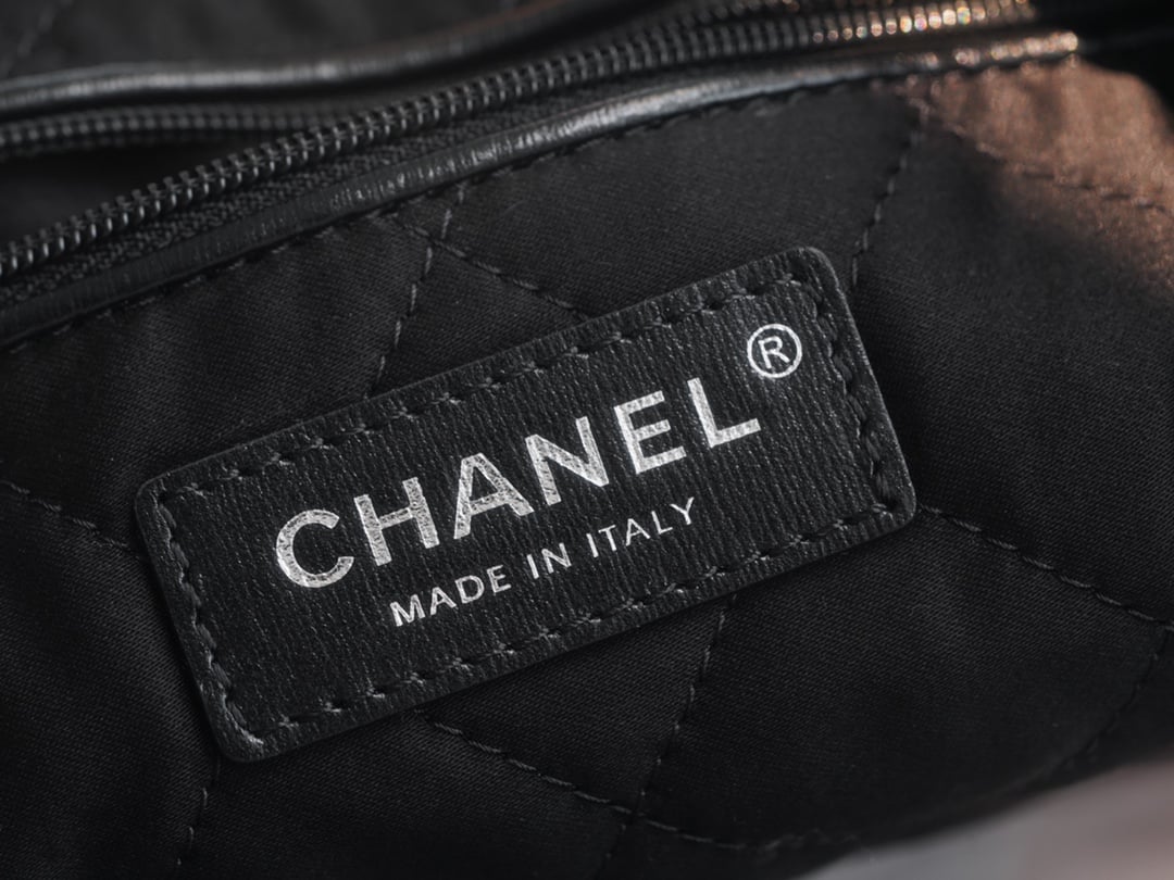 22 Bag - черный, серебристая фурнитура - 39x42x8см - C02FA3 Chanel 22P 22 Bag