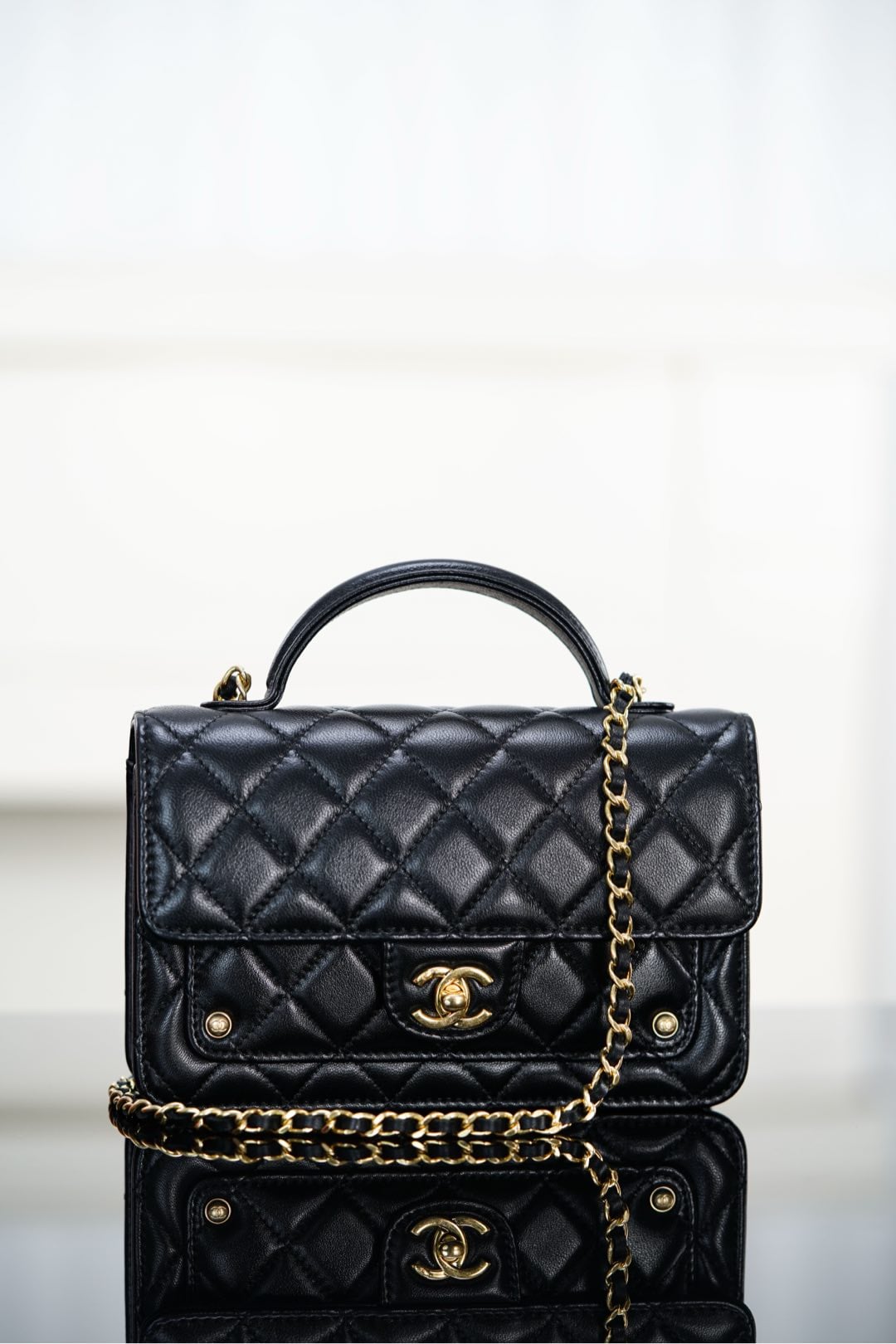 WOC - черный, золотистая фурнитура - 12x19x5см Chanel 25B WOC