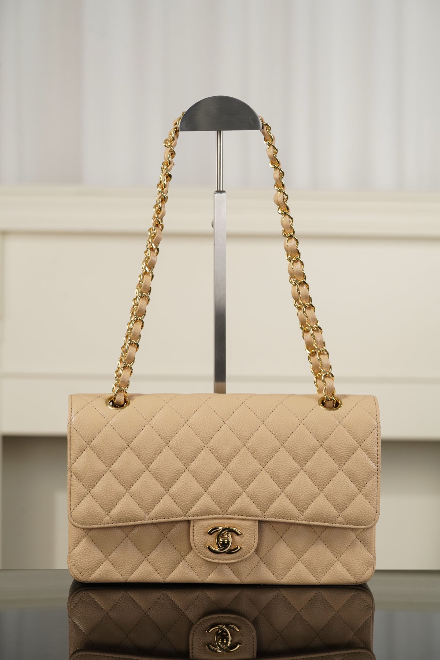 Classic Flap - бежевый - 25см Chanel 24K Classic Flap