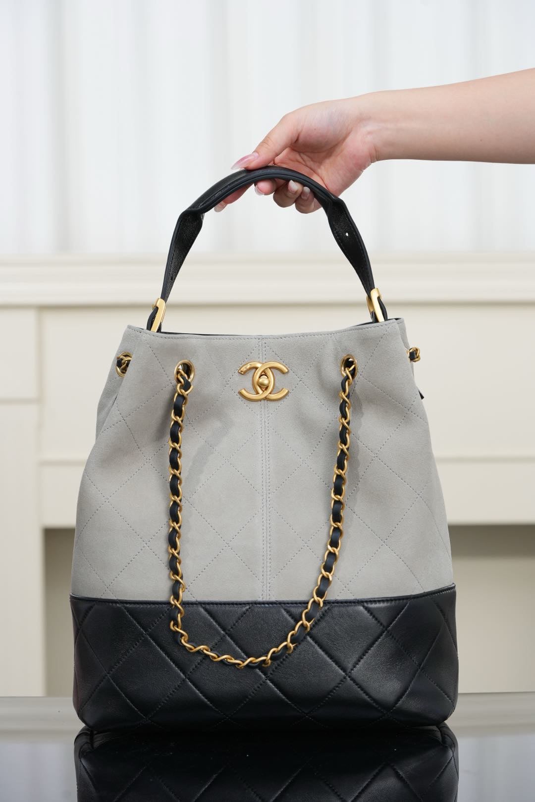 Bucket Bag - серый - 33x29x11см Chanel 25A Bucket Bag