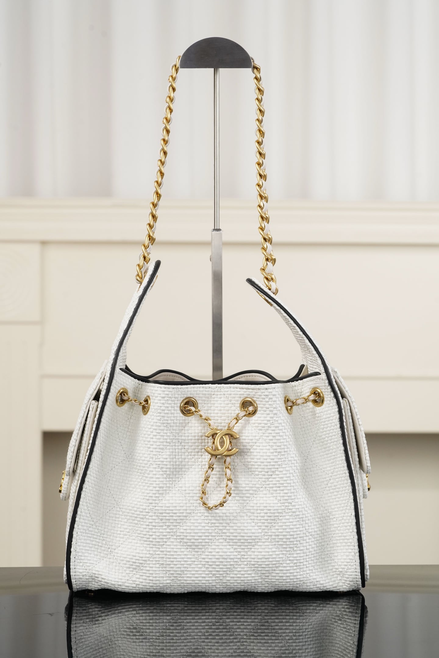 25 Bag - белый - 30x26x14см - 2F7680 Chanel 26P 25 Bag