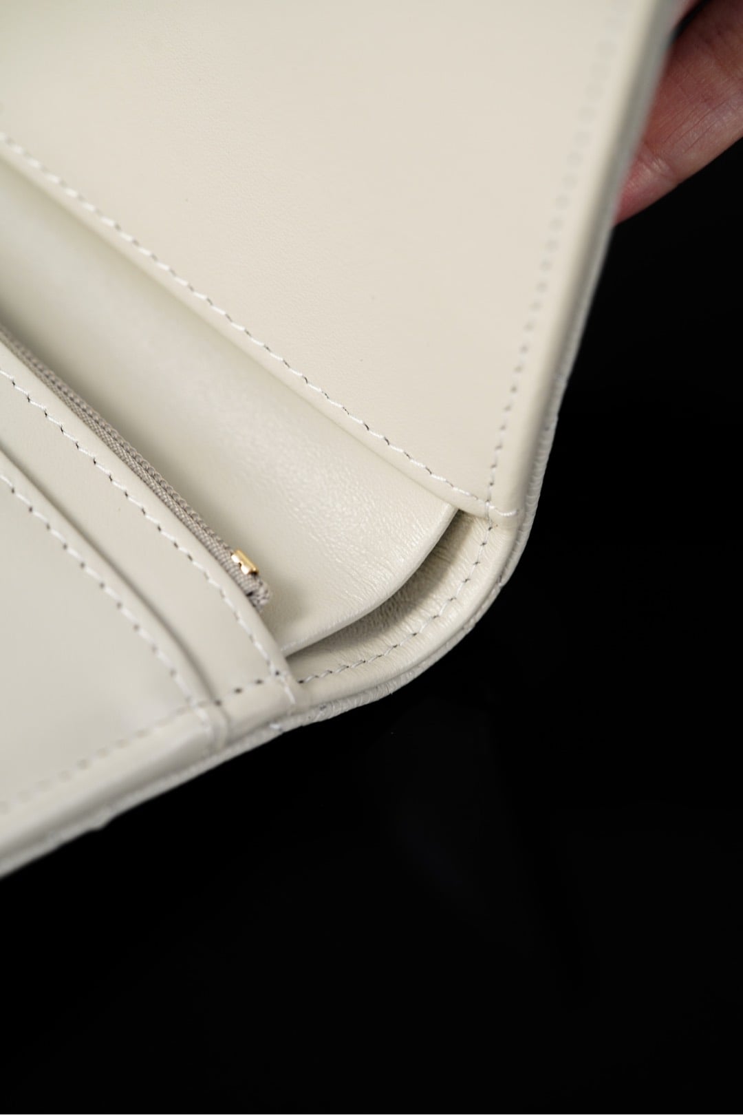 Passport Holder - серый - 14x10см Chanel 24K Passport Holder