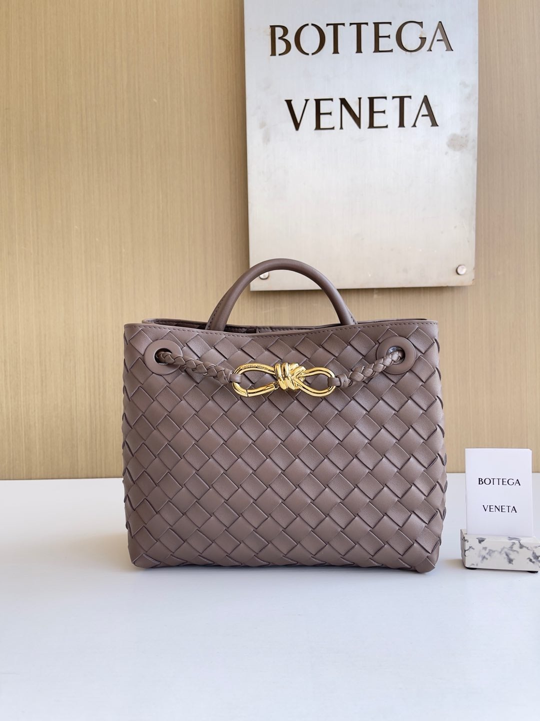 Andiamo Bottega Veneta 743568.A11