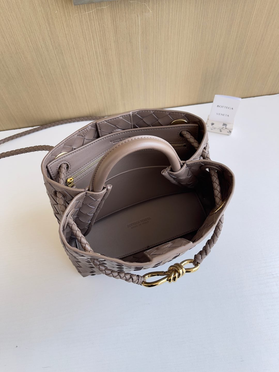 Andiamo Bottega Veneta 743568.A11