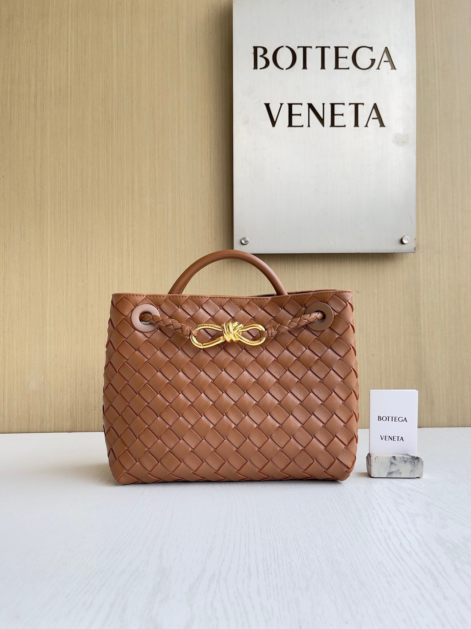 Andiamo Bottega Veneta 743568.A12