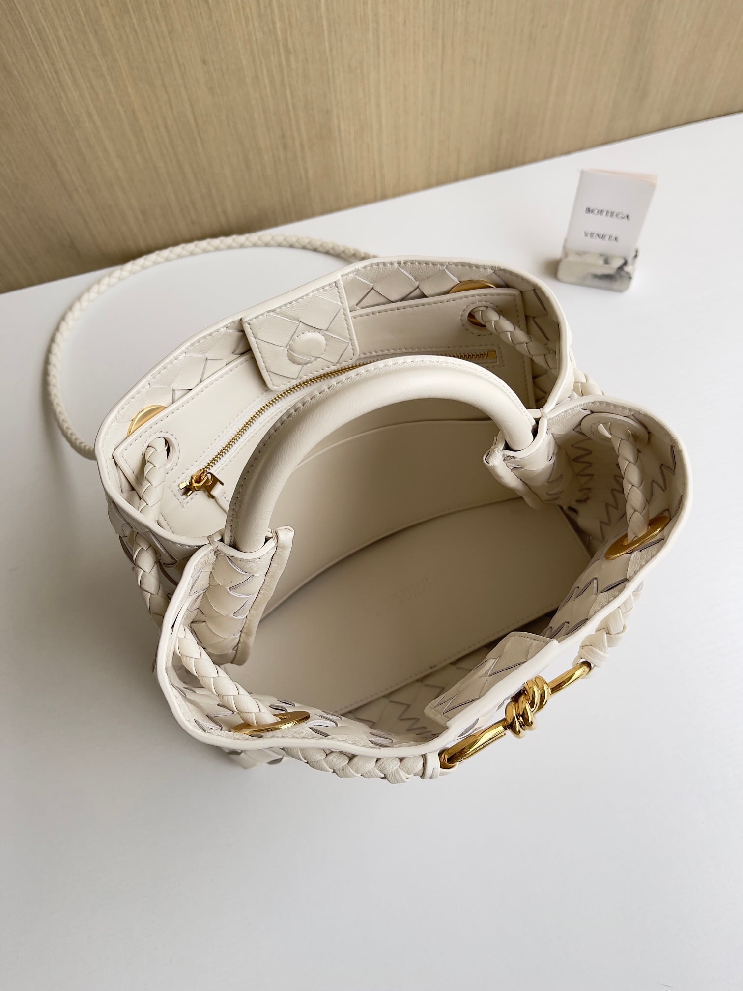 Andiamo Bottega Veneta 743568.A19
