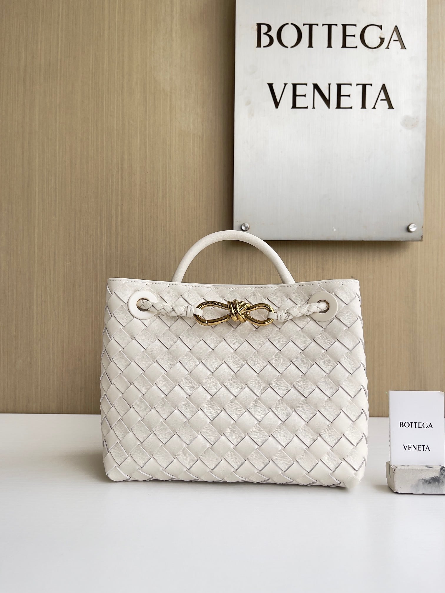 Andiamo Bottega Veneta 743568.A19