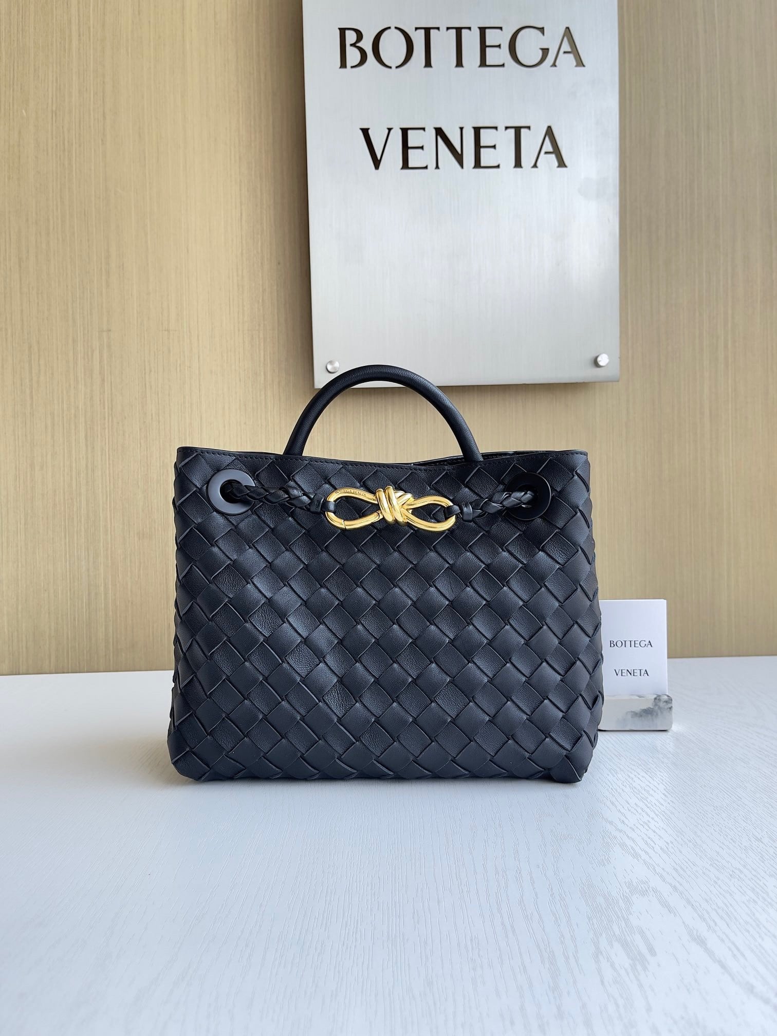 Andiamo Bottega Veneta 743568.A22