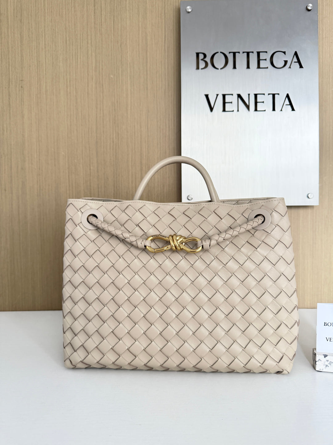 Andiamo Bottega Veneta 743572.A11