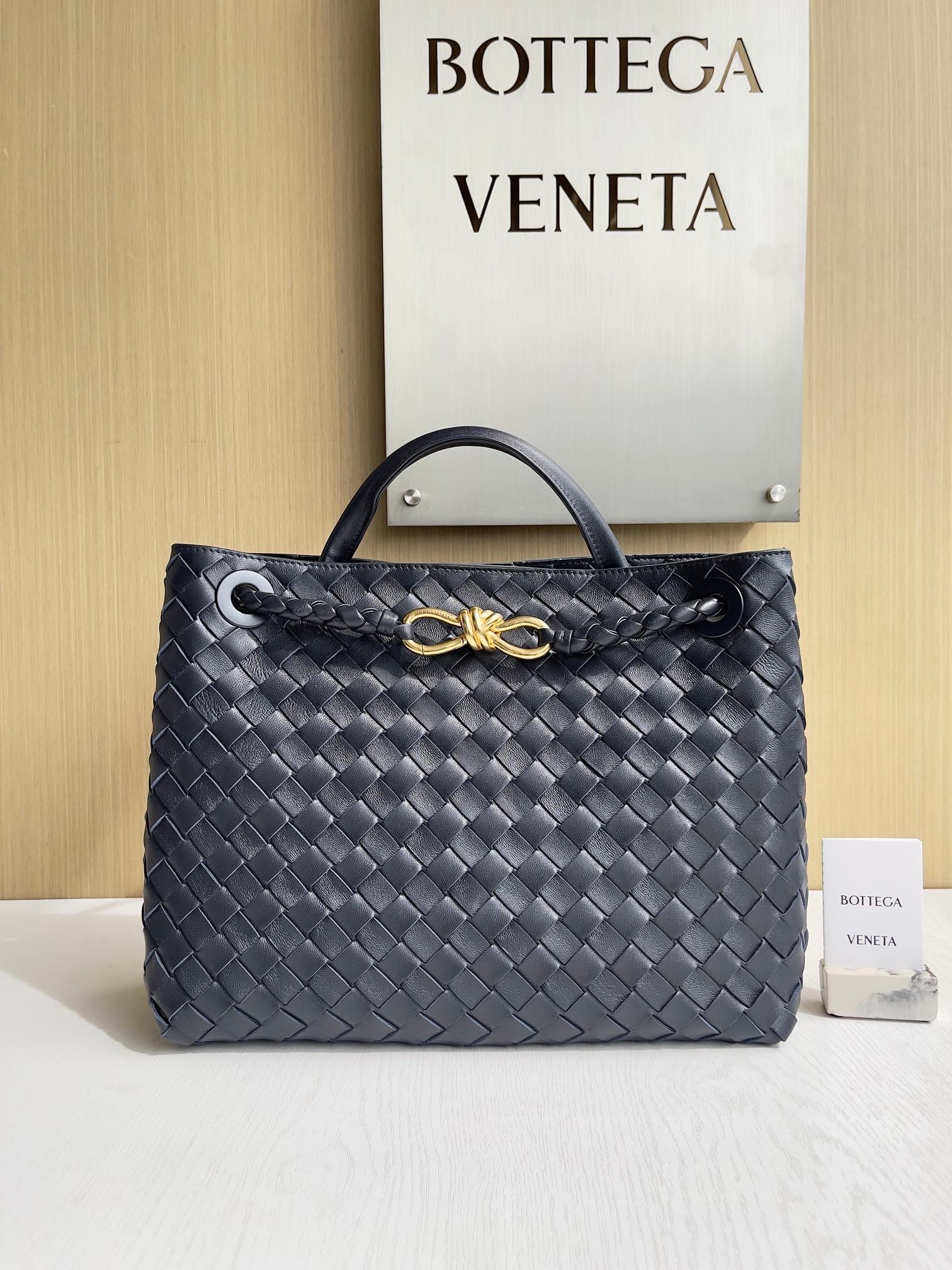 Andiamo Bottega Veneta 743572.A14