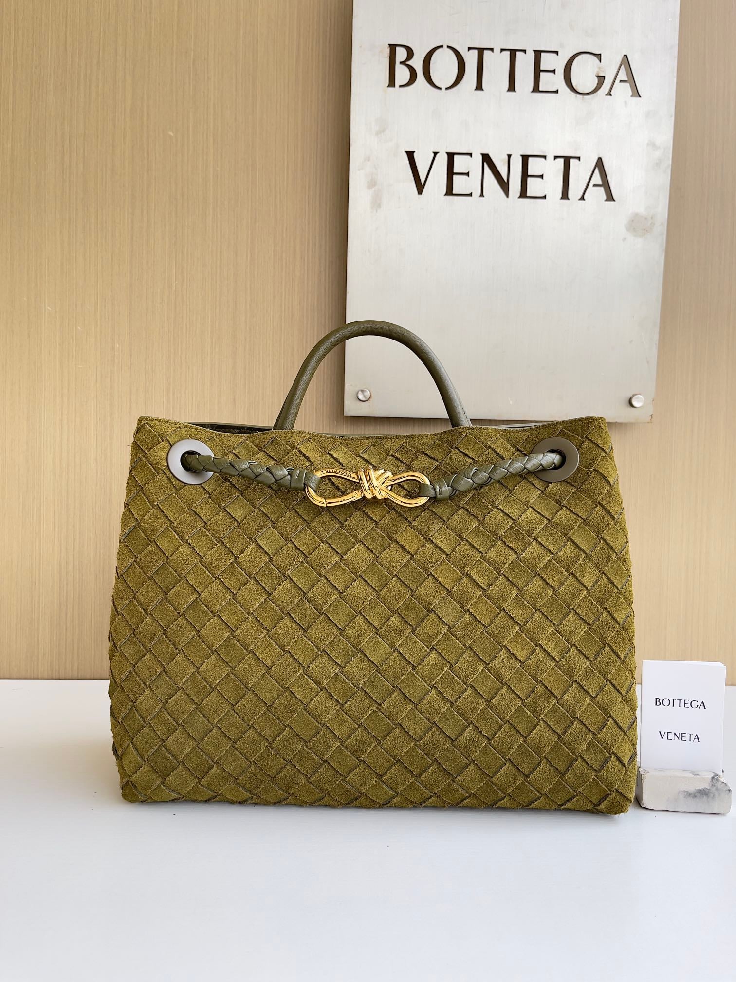 Andiamo Bottega Veneta 743572.A17