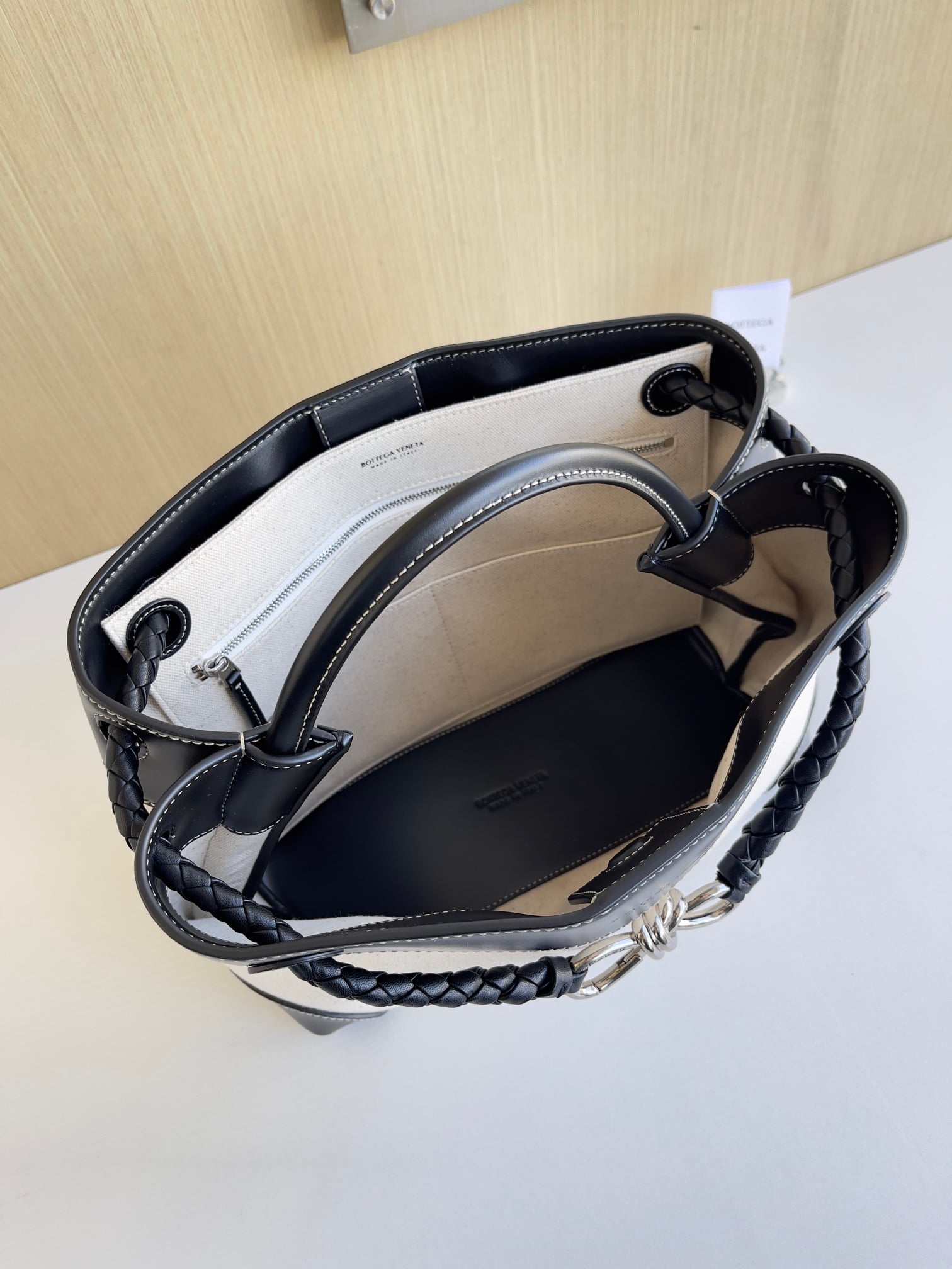 Andiamo Bottega Veneta 743572.A21