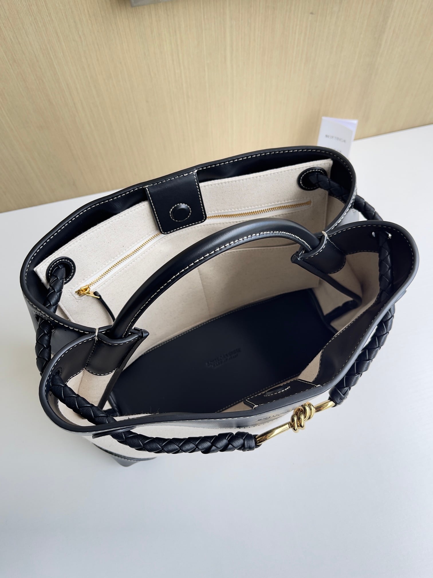 Andiamo Bottega Veneta 743572.A22