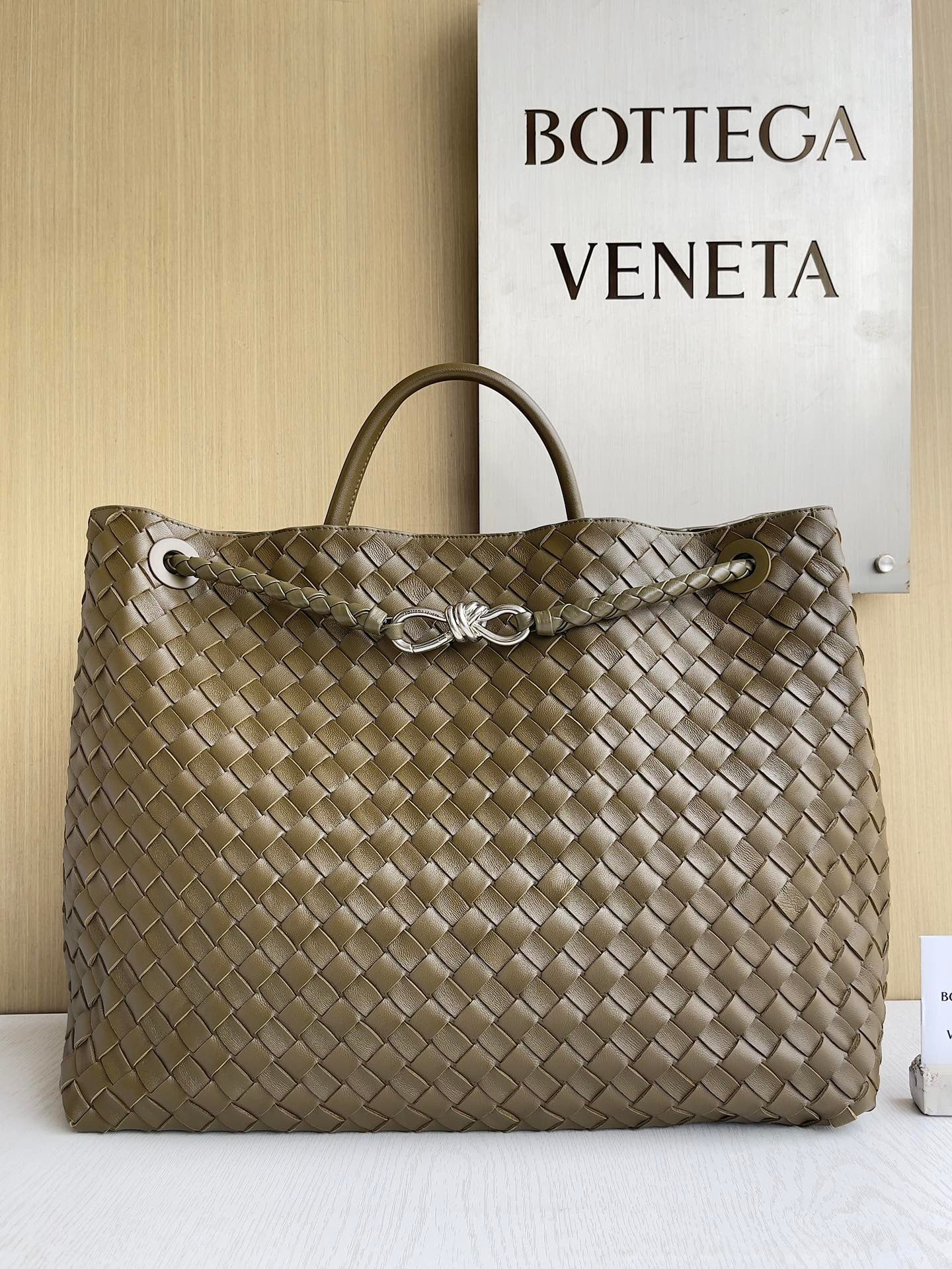 Andiamo Bottega Veneta 743575.A13