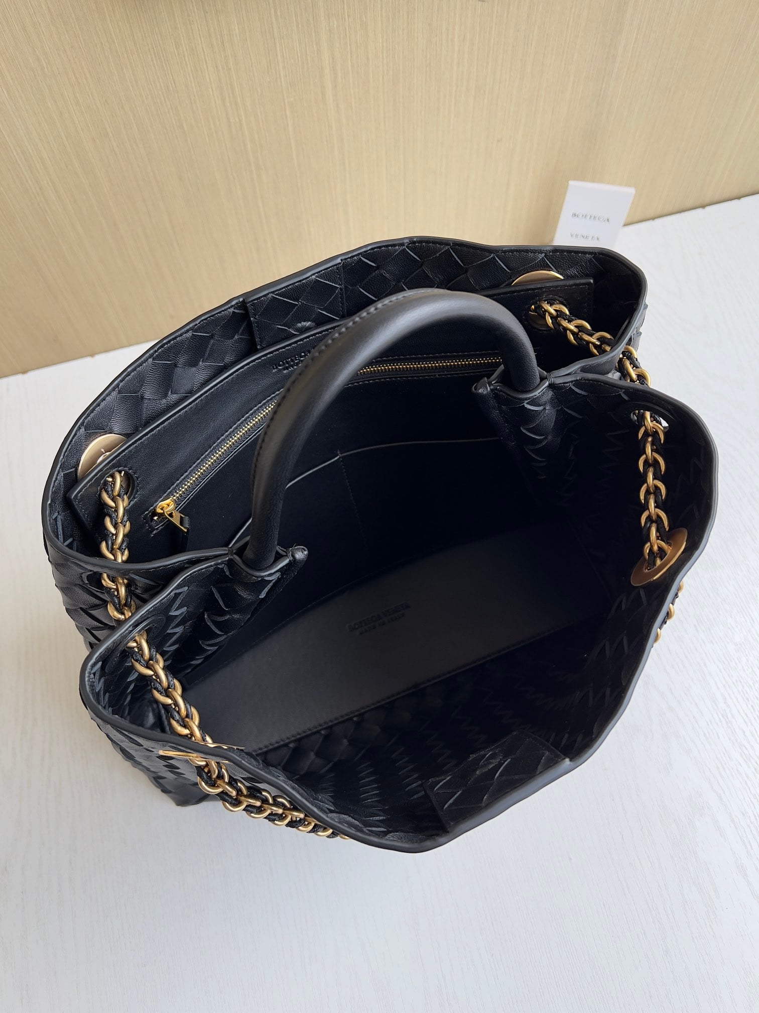 Andiamo Bottega Veneta 786009.A1