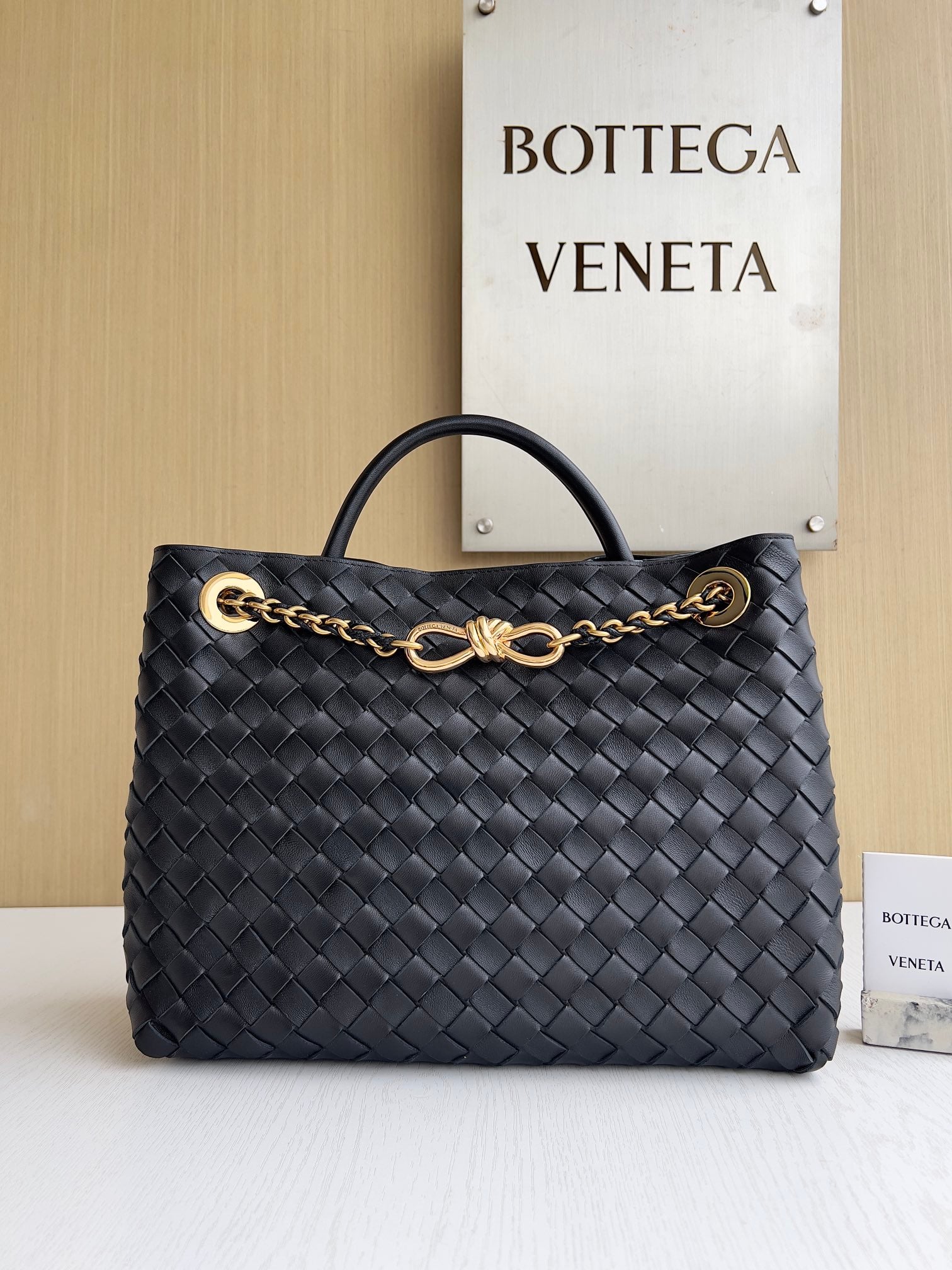 Andiamo Bottega Veneta 786009.A1