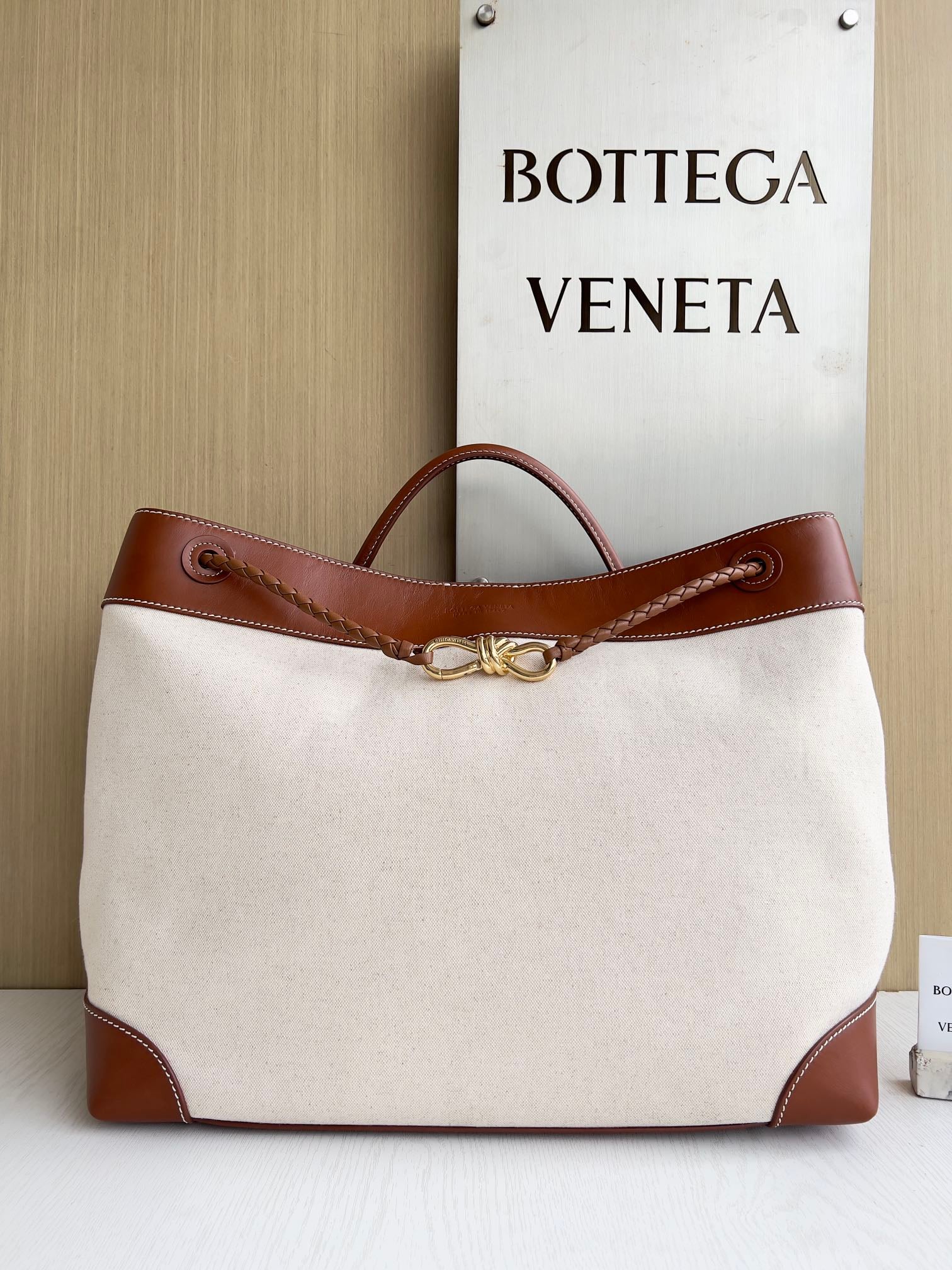 Andiamo Bottega Veneta 786194.A3