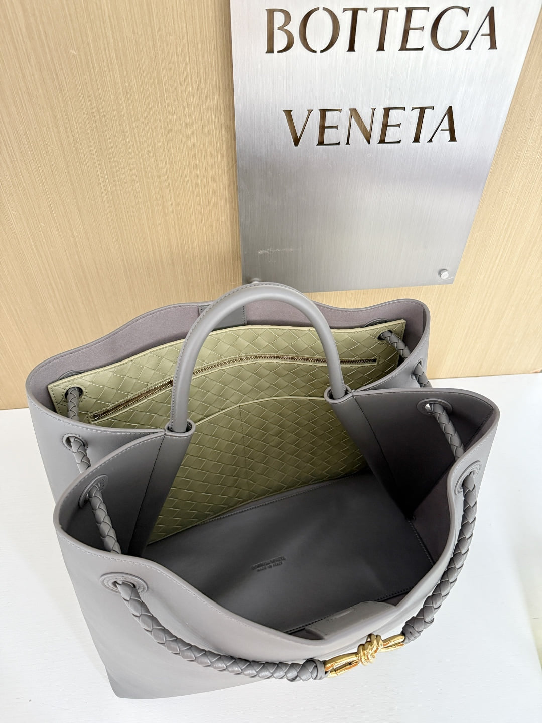 Andiamo Bottega Veneta 806010.A1