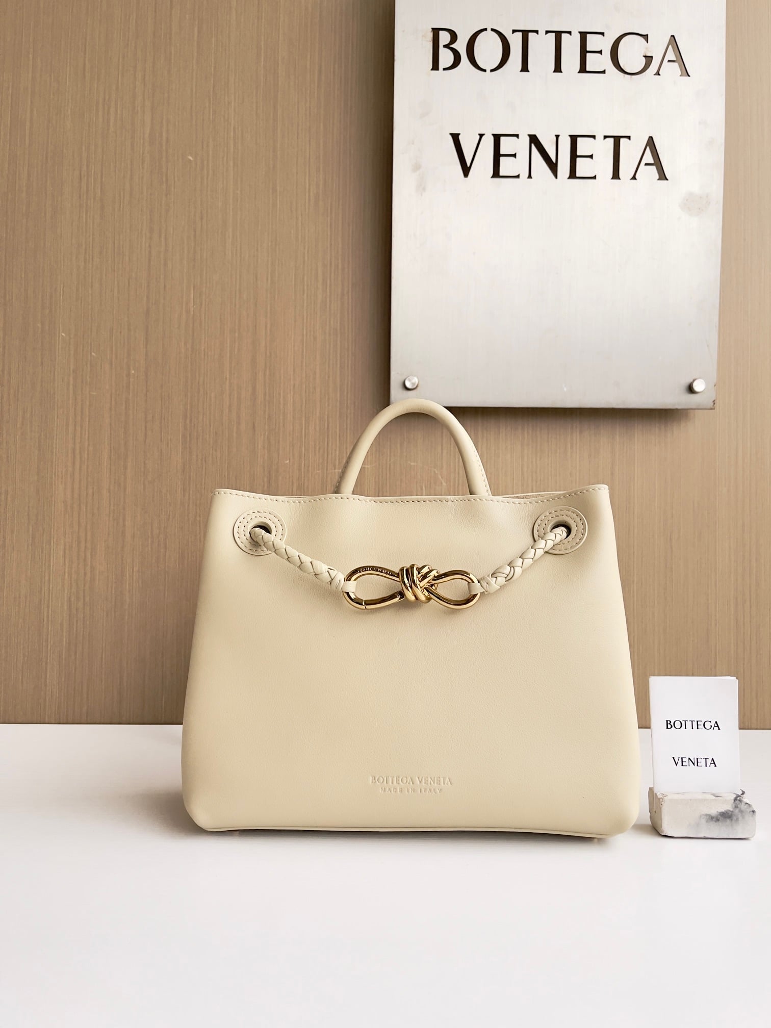 Andiamo Bottega Veneta 810213.A5