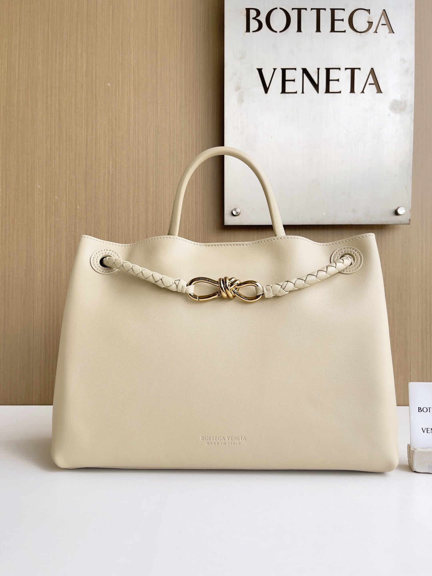 Andiamo Bottega Veneta 810214.A3