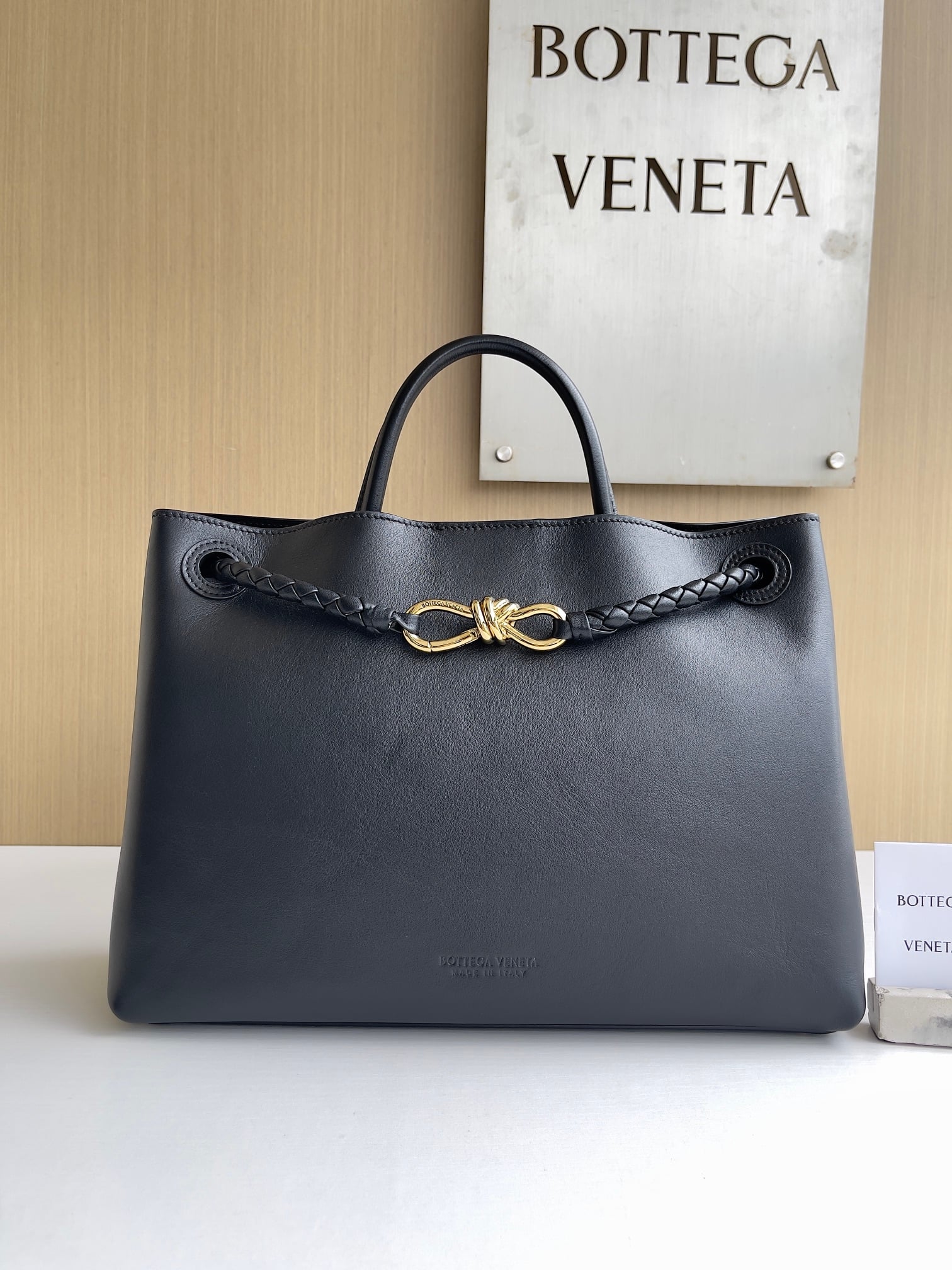 Andiamo Bottega Veneta 810214.A5