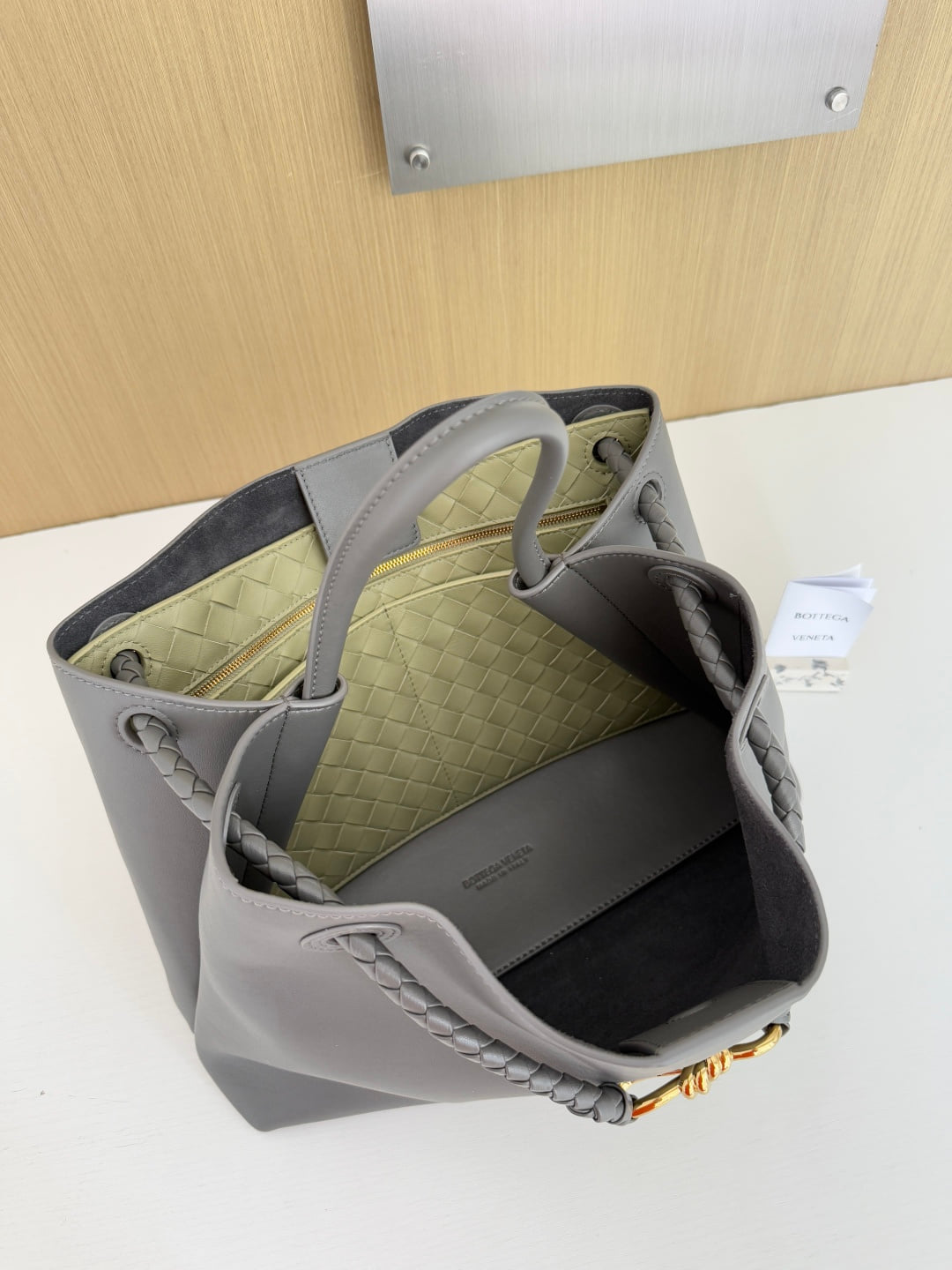 Andiamo Bottega Veneta 810214.A6