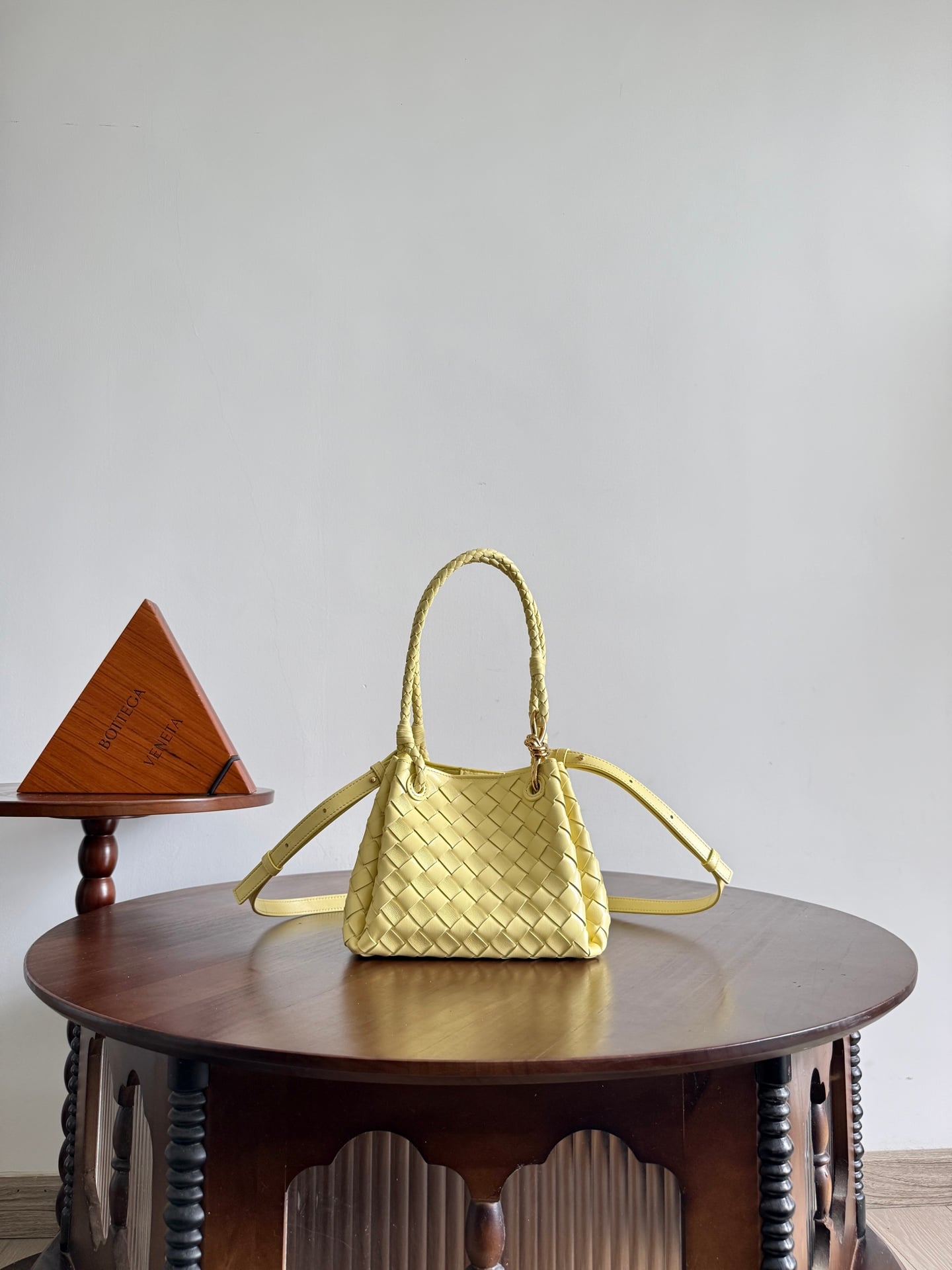 Andiamo - желтый Bottega Veneta 796569.A14