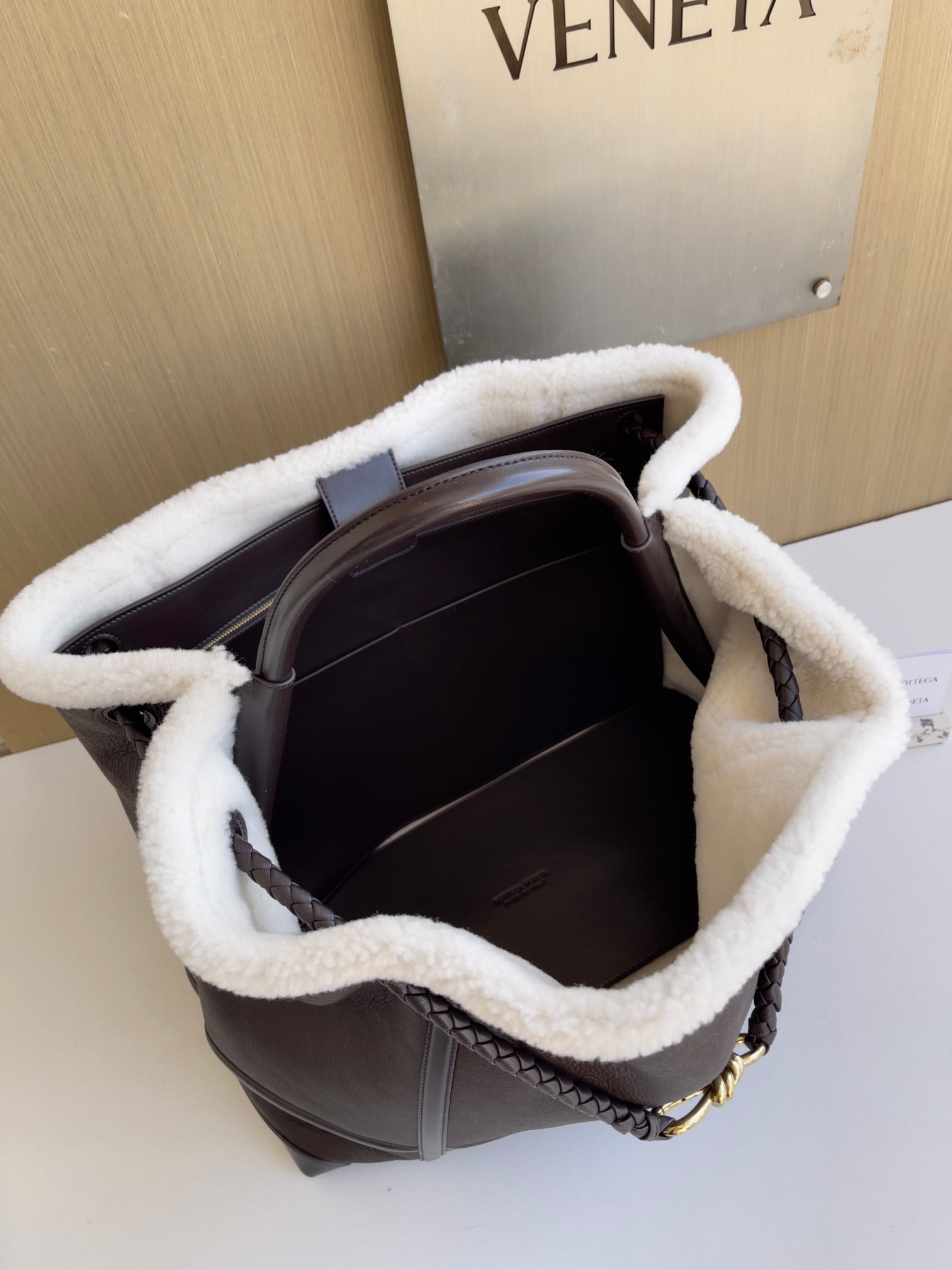Andiamo - коричневый Bottega Veneta 743575.A15