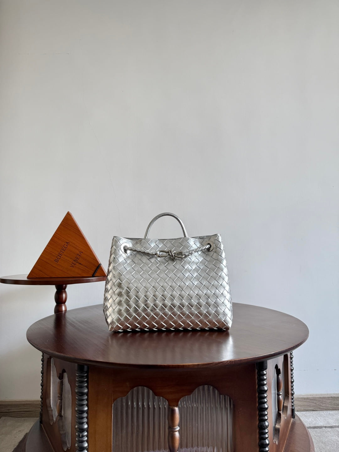 Andiamo - серебристый Bottega Veneta 743572.A24