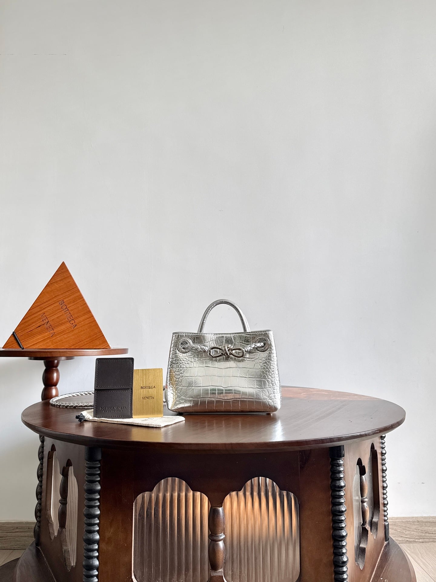 Andiamo - серебристый Bottega Veneta 777614.A9
