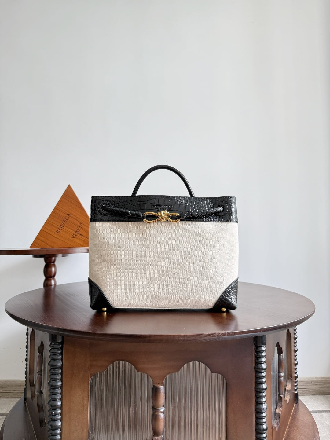 Andiamo - черный Bottega Veneta 743572.A26