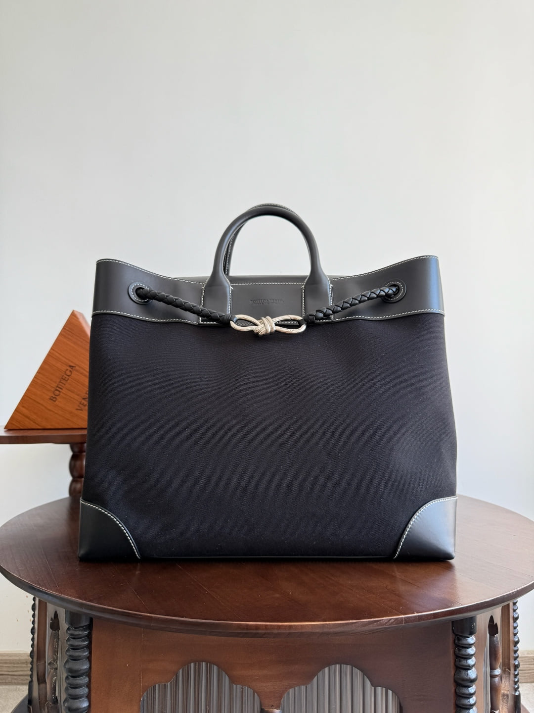 Andiamo - черный Bottega Veneta 827066.A1