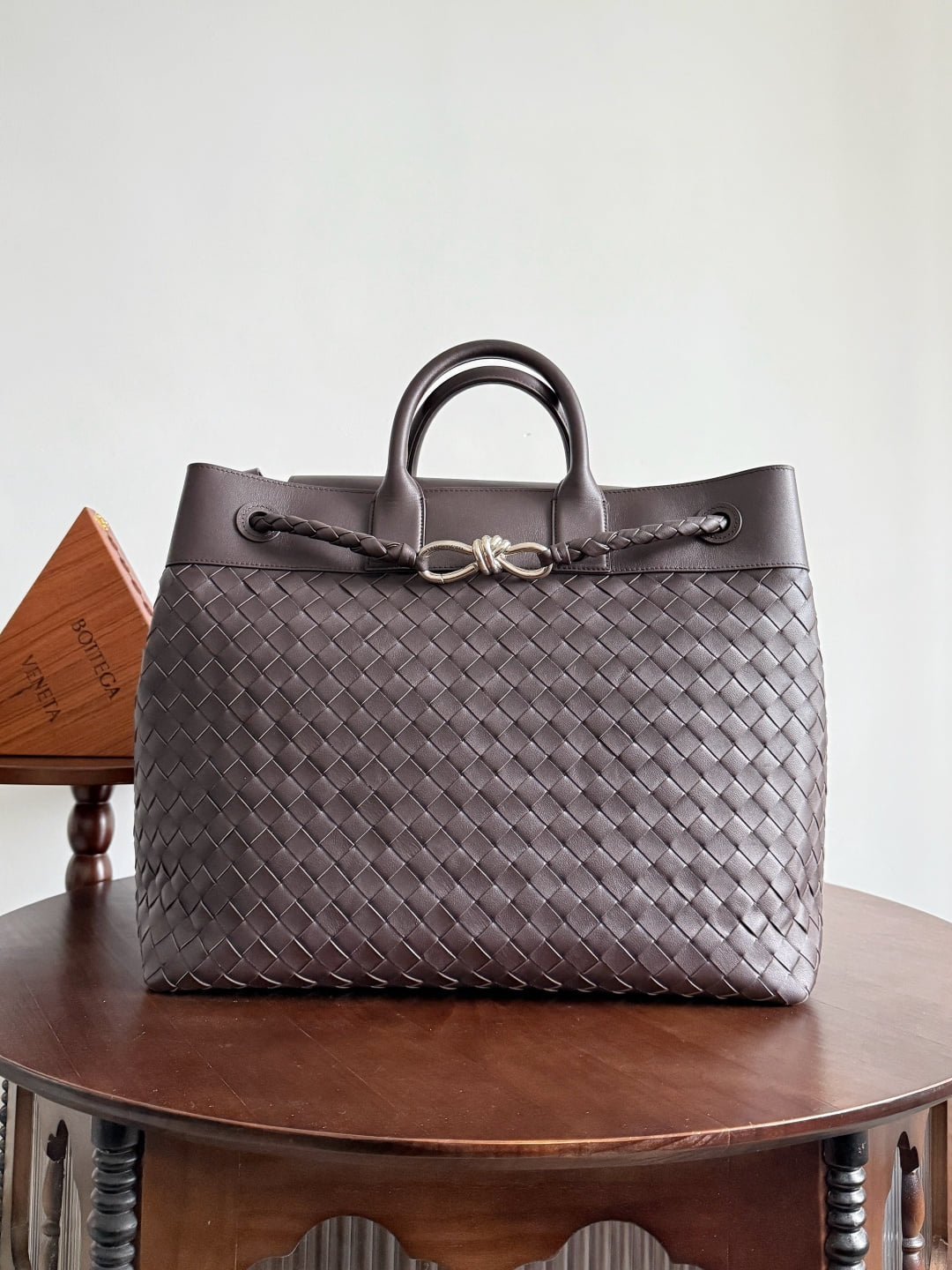 Andiamo - черный Bottega Veneta 827066.A2