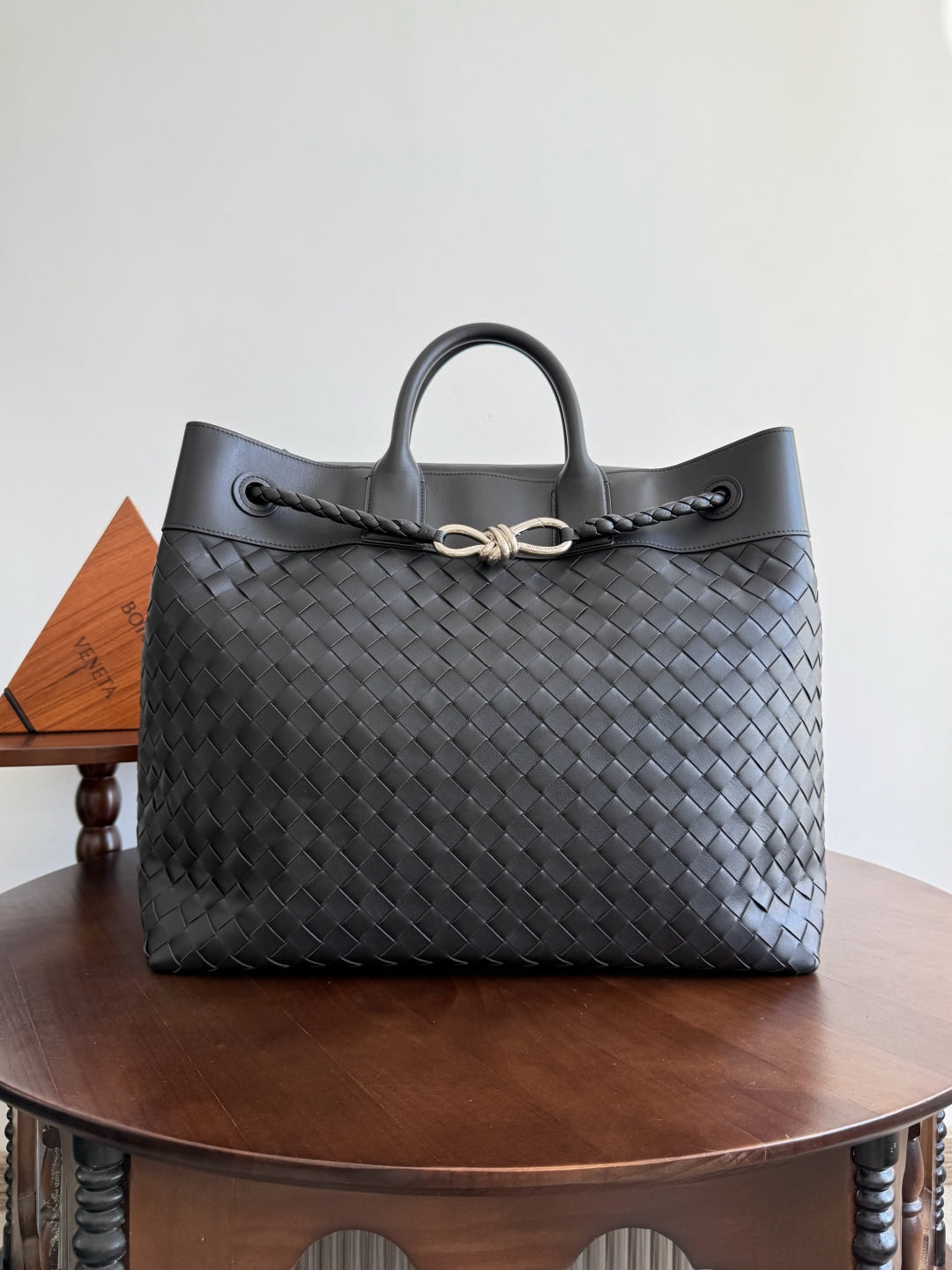 Andiamo - черный Bottega Veneta 827066.A3