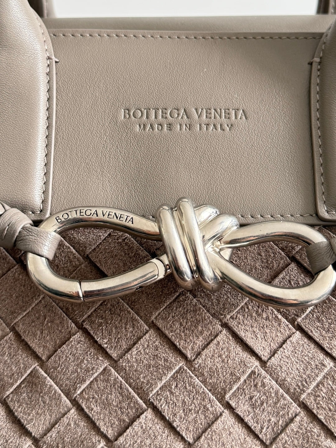 Andiamo - черный Bottega Veneta 827066.A5